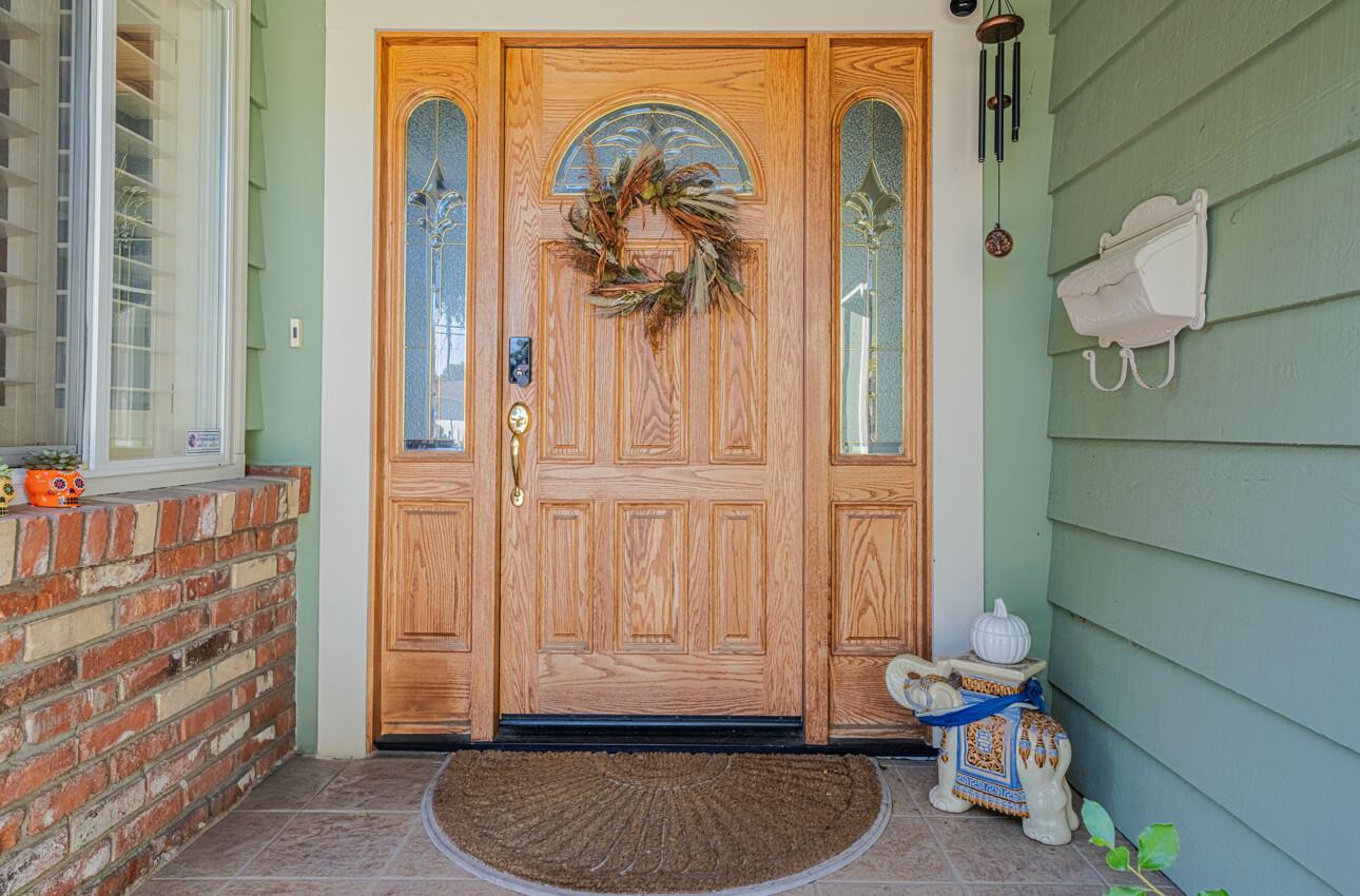 Detail Gallery Image 4 of 43 For 517 College Dr, Salinas,  CA 93901 - 4 Beds | 3 Baths