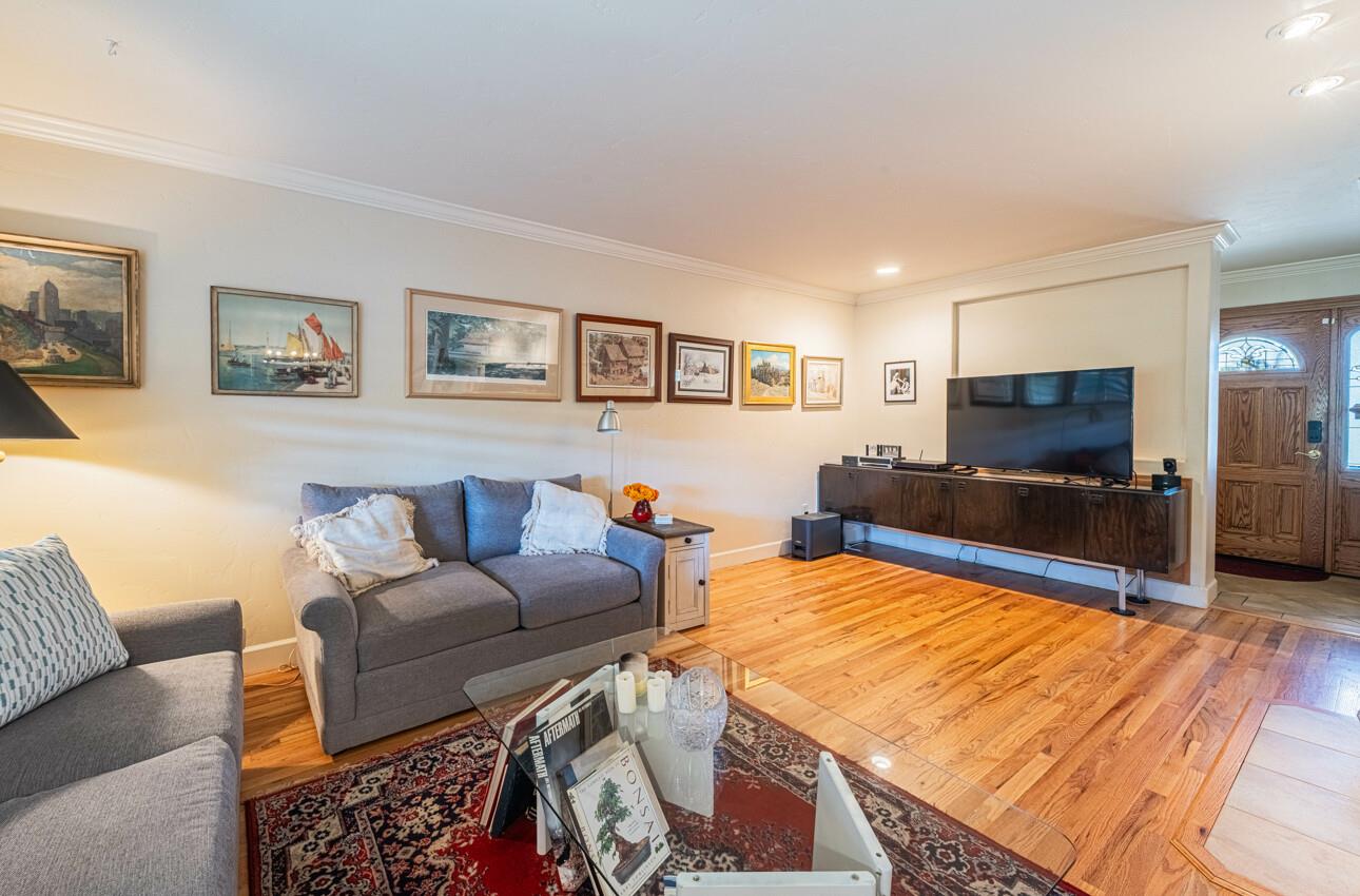 Detail Gallery Image 6 of 43 For 517 College Dr, Salinas,  CA 93901 - 4 Beds | 3 Baths