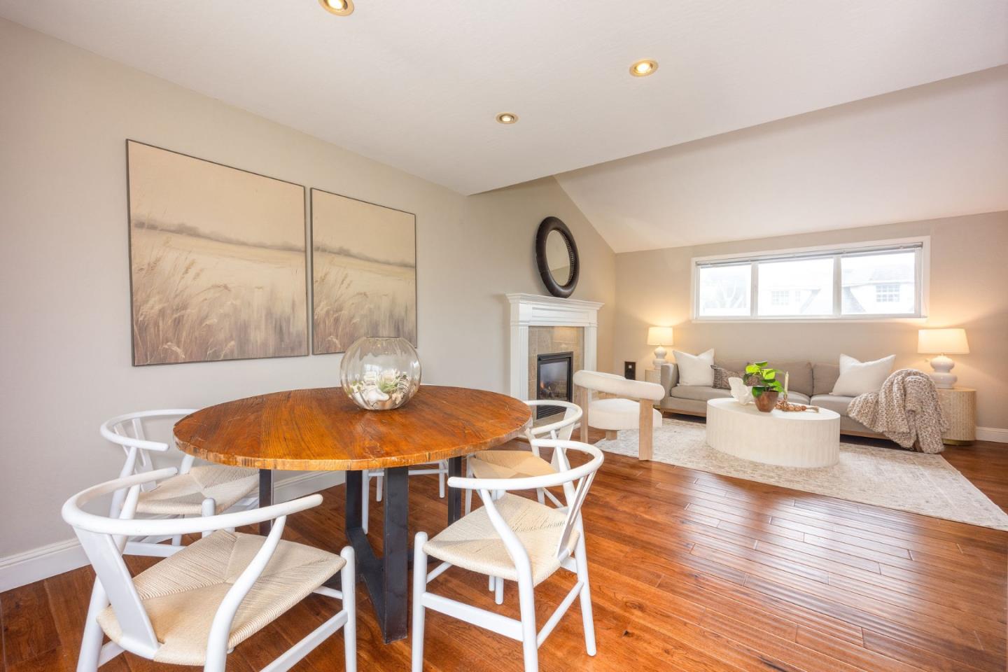 Detail Gallery Image 11 of 52 For 1077 Pearl Ave, Moss Beach,  CA 94038 - 3 Beds | 2/1 Baths