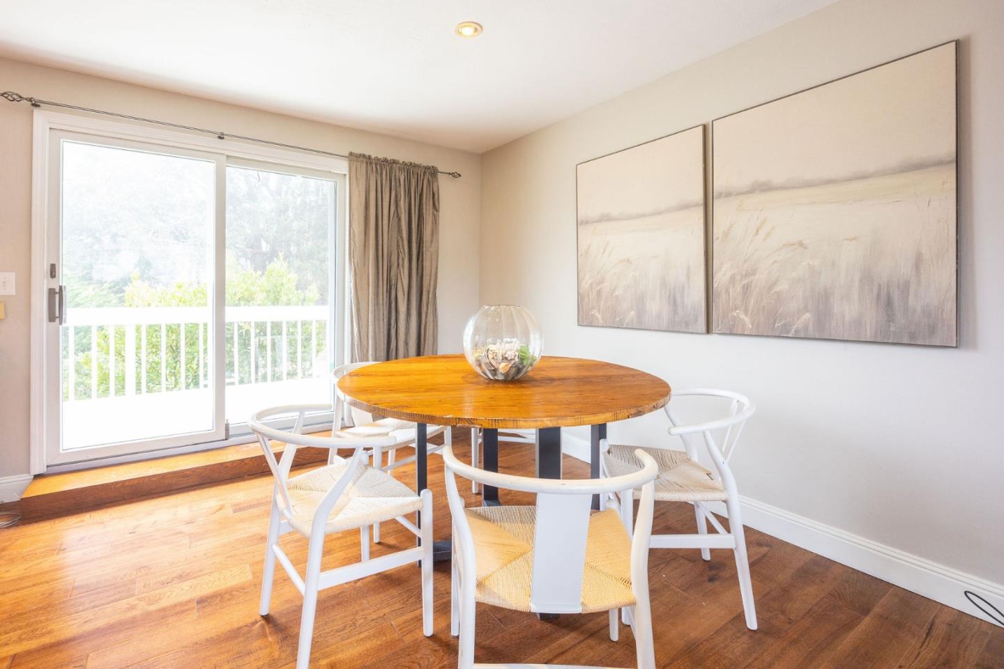 Detail Gallery Image 12 of 52 For 1077 Pearl Ave, Moss Beach,  CA 94038 - 3 Beds | 2/1 Baths