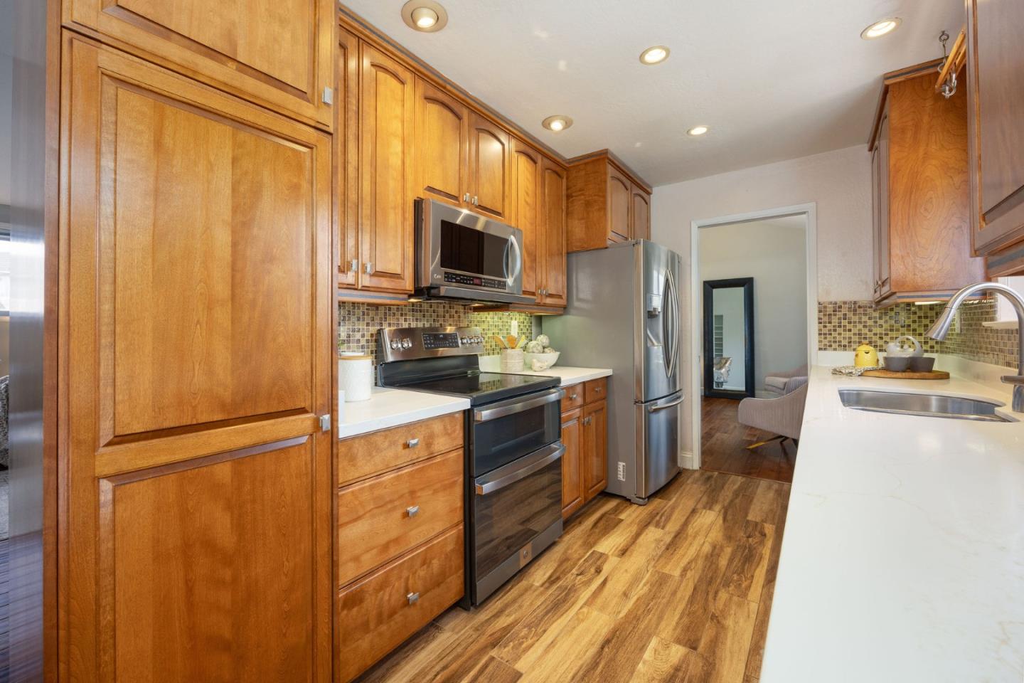 Detail Gallery Image 17 of 52 For 1077 Pearl Ave, Moss Beach,  CA 94038 - 3 Beds | 2/1 Baths