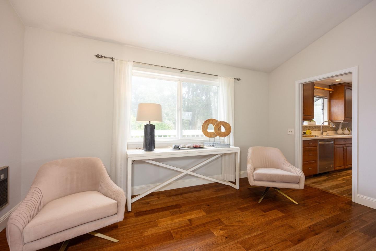 Detail Gallery Image 5 of 52 For 1077 Pearl Ave, Moss Beach,  CA 94038 - 3 Beds | 2/1 Baths