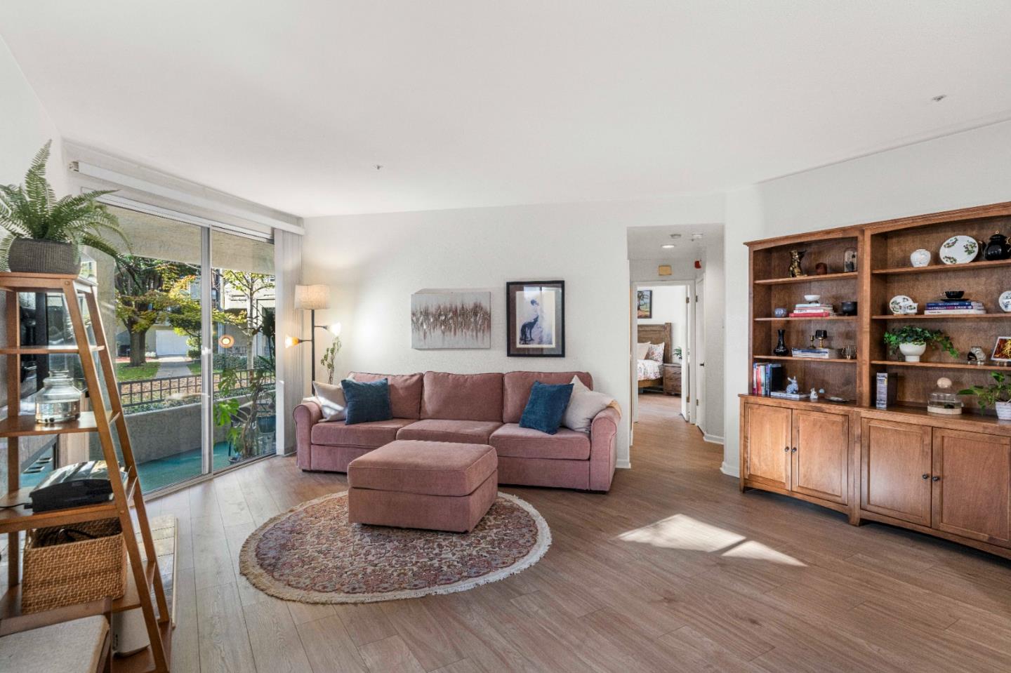 Detail Gallery Image 5 of 30 For 525 Quailbrook Ct, San Jose,  CA 95110 - 2 Beds | 2 Baths