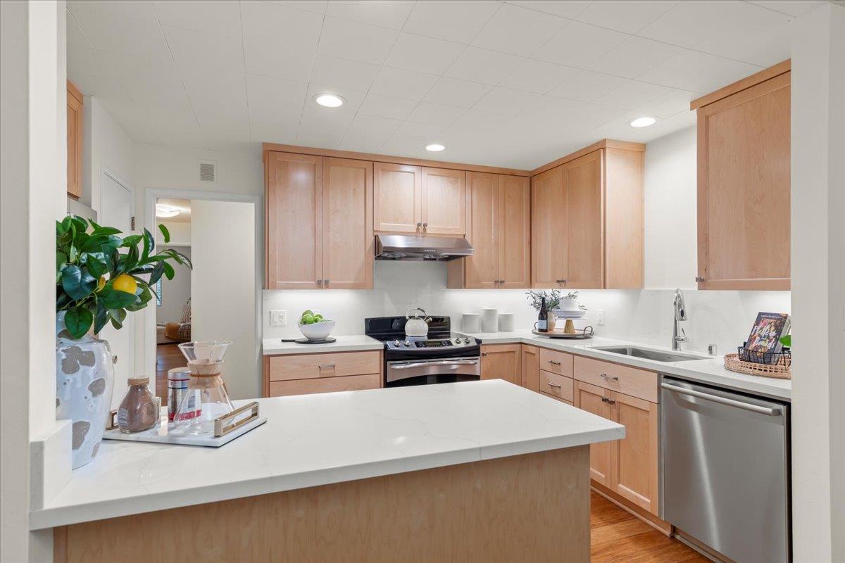 Detail Gallery Image 10 of 37 For 600 Pennsylvania Ave #10,  Los Gatos,  CA 95030 - 2 Beds | 2 Baths