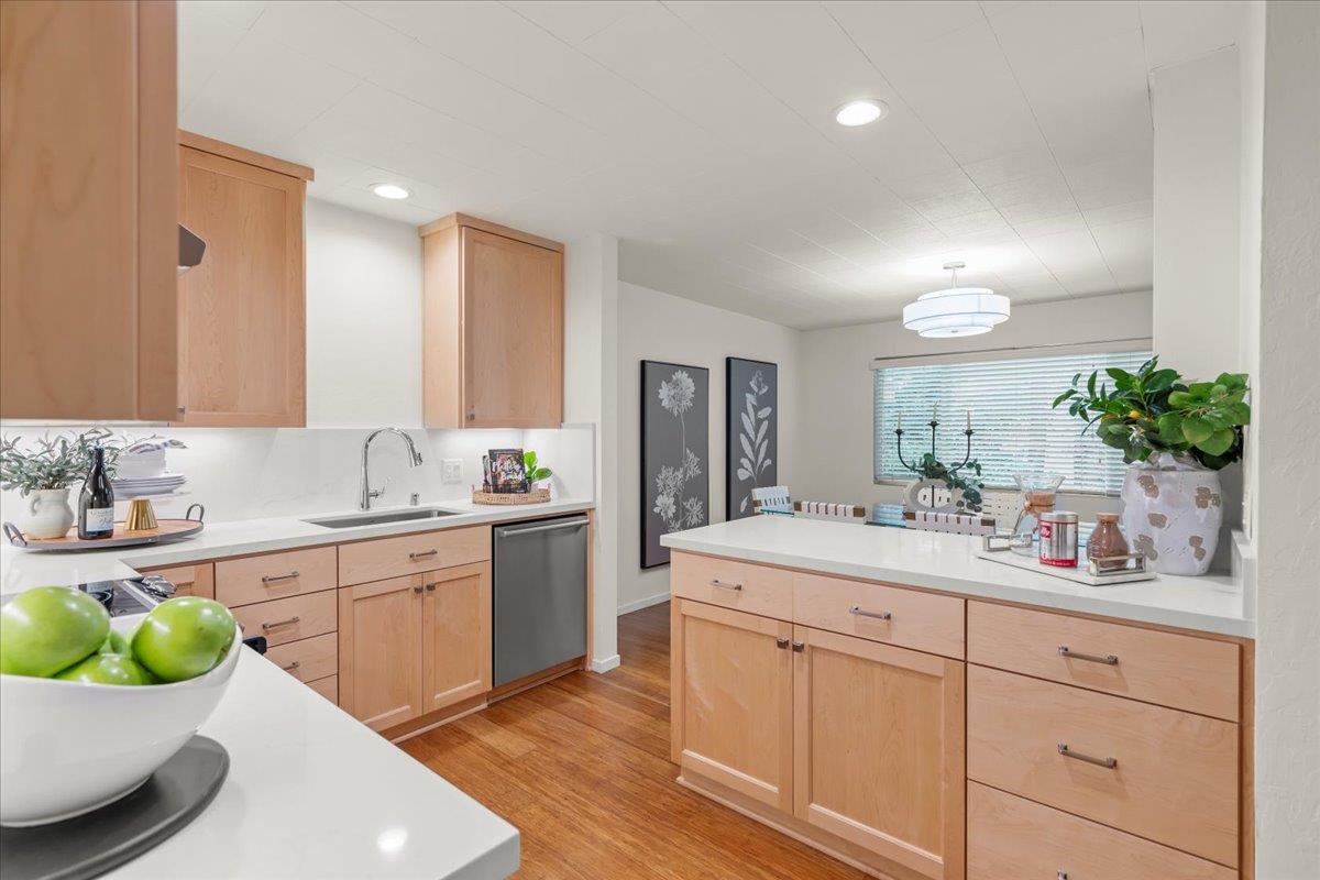 Detail Gallery Image 8 of 37 For 600 Pennsylvania Ave #10,  Los Gatos,  CA 95030 - 2 Beds | 2 Baths