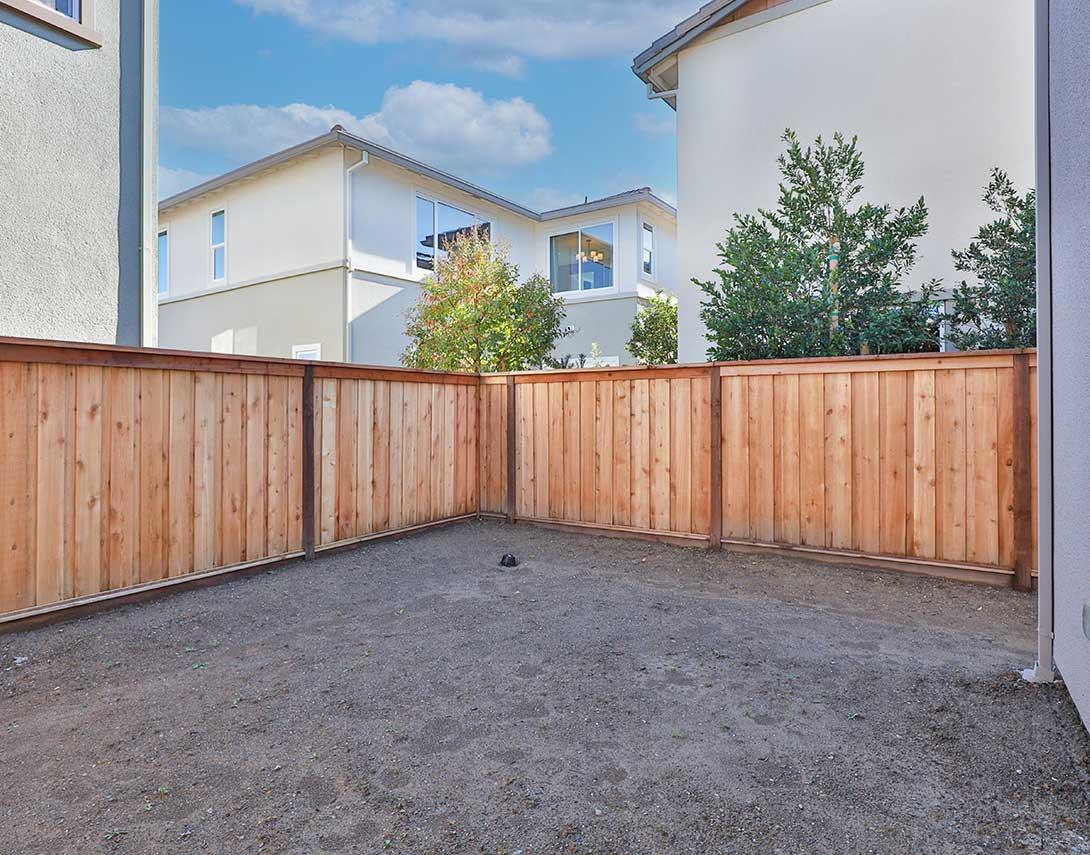 Detail Gallery Image 3 of 25 For 5712 Lake Club Dr, Fairfield,  CA 94533 - 4 Beds | 3/1 Baths