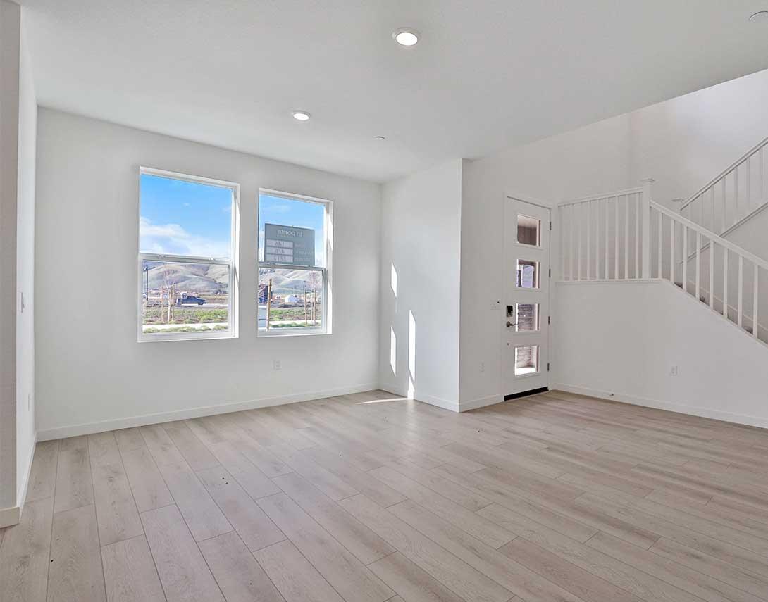 Detail Gallery Image 4 of 25 For 5712 Lake Club Dr, Fairfield,  CA 94533 - 4 Beds | 3/1 Baths