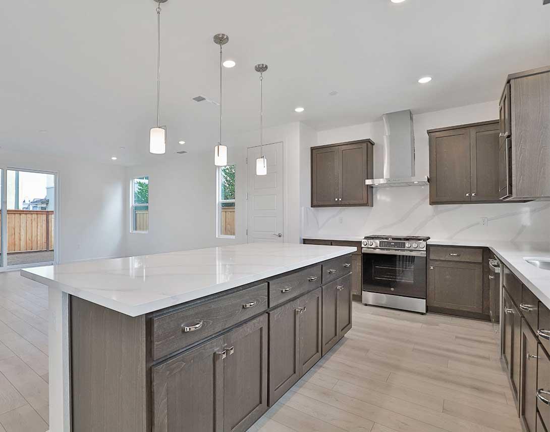 Detail Gallery Image 8 of 25 For 5712 Lake Club Dr, Fairfield,  CA 94533 - 4 Beds | 3/1 Baths