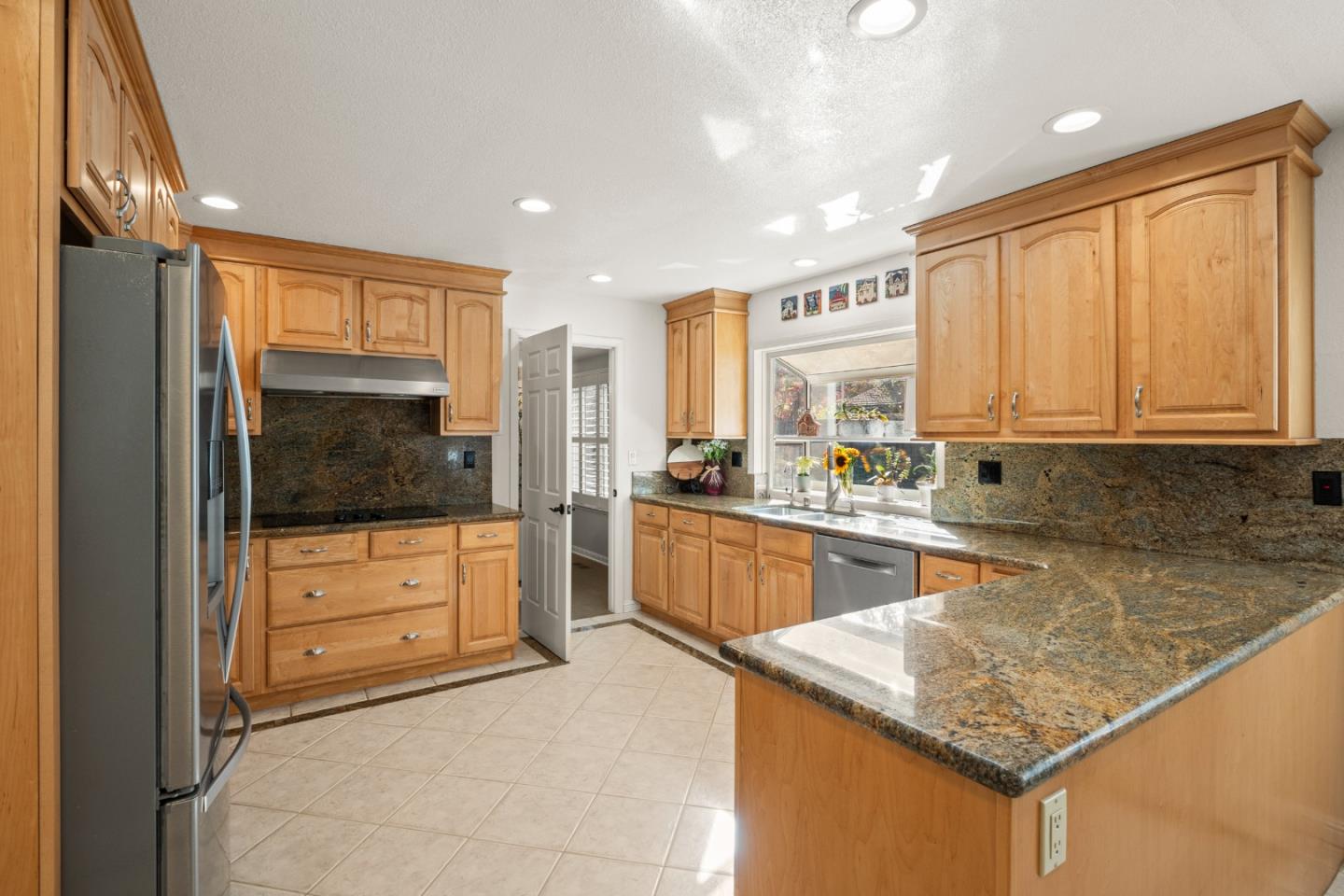 Detail Gallery Image 9 of 51 For 26 Seminole Ct, San Ramon,  CA 94583 - 4 Beds | 3 Baths