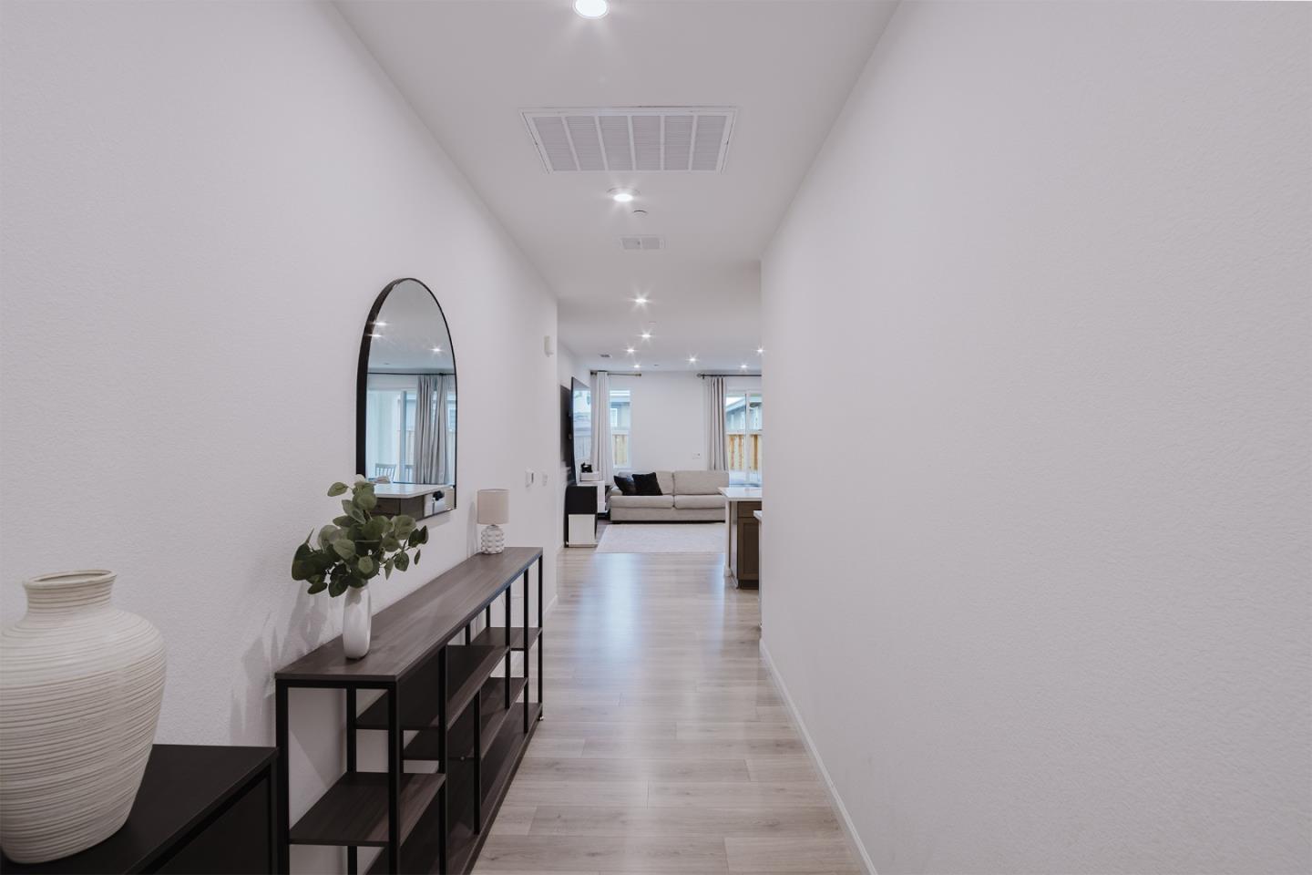 Detail Gallery Image 10 of 38 For 554 Pleasant Dr, Lathrop,  CA 95330 - 3 Beds | 2 Baths