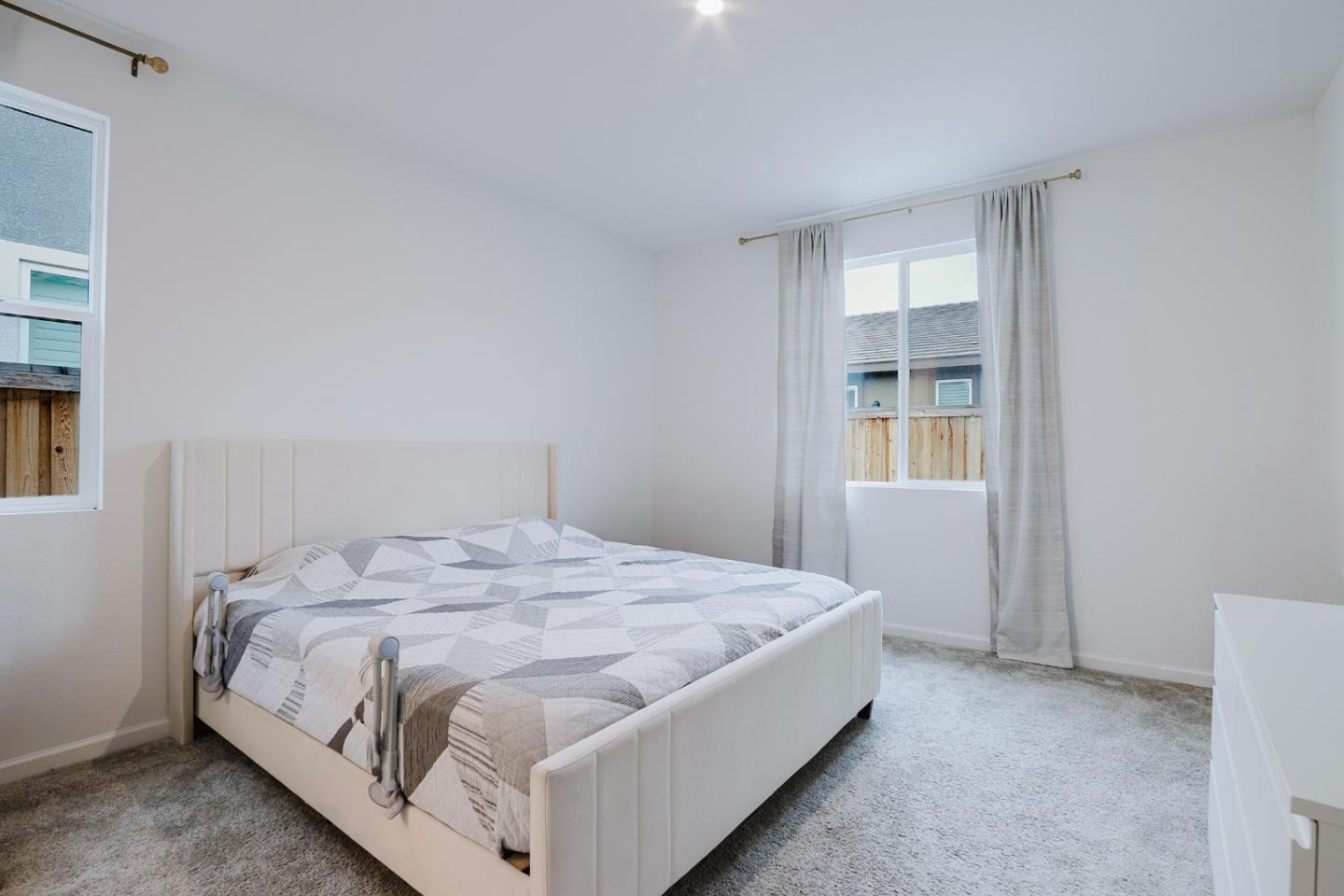 Detail Gallery Image 22 of 38 For 554 Pleasant Dr, Lathrop,  CA 95330 - 3 Beds | 2 Baths