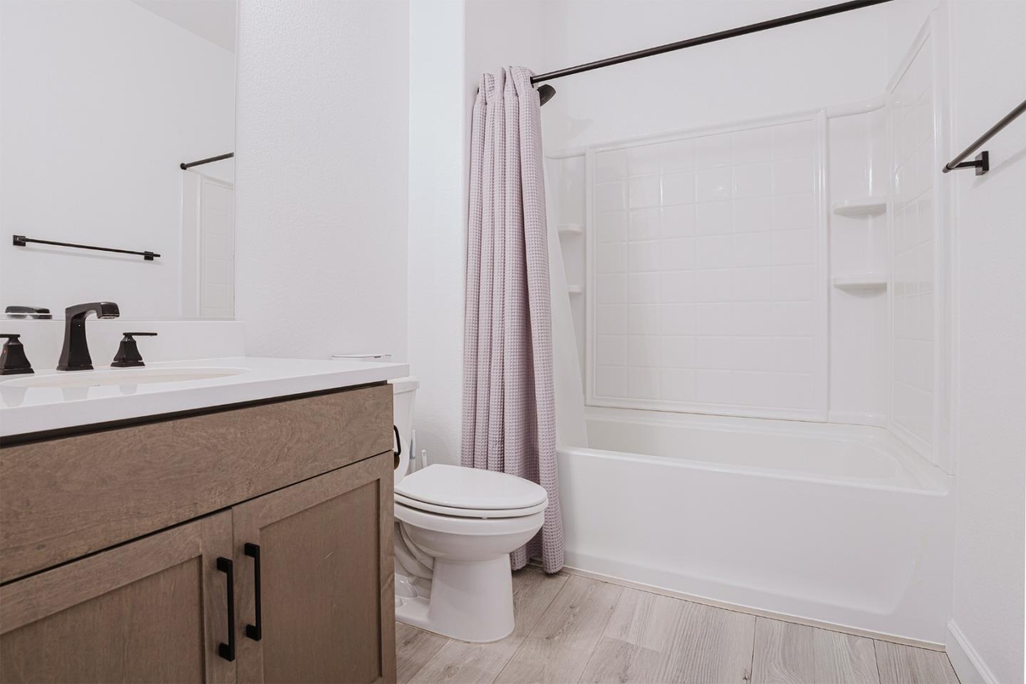 Detail Gallery Image 30 of 38 For 554 Pleasant Dr, Lathrop,  CA 95330 - 3 Beds | 2 Baths