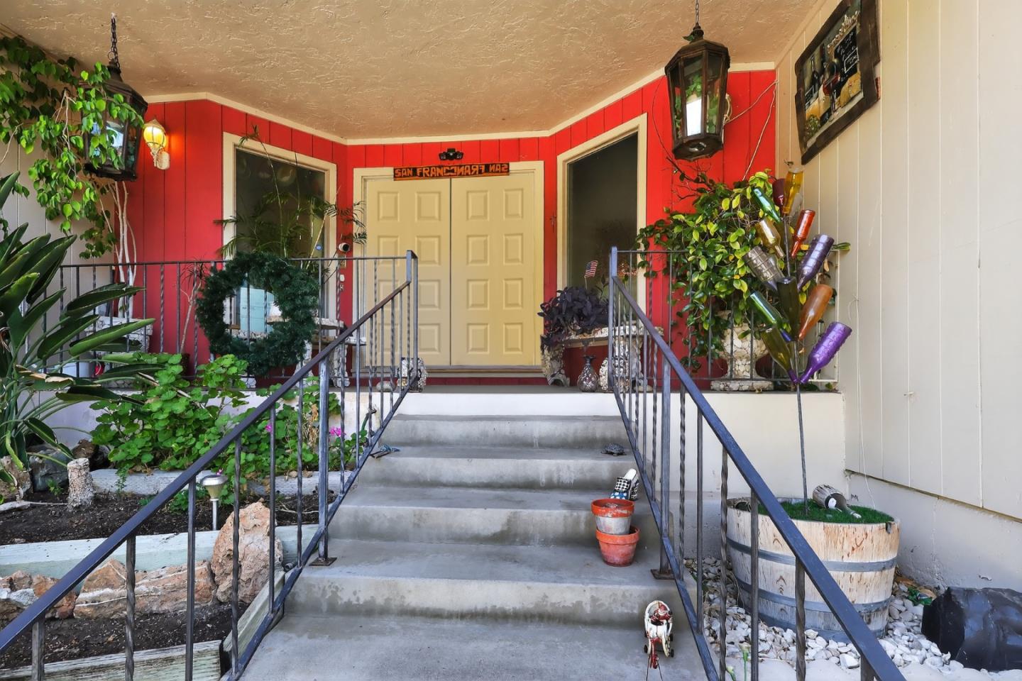 Detail Gallery Image 4 of 47 For 3992 Altadena Ln, San Jose,  CA 95127 - 3 Beds | 2/1 Baths