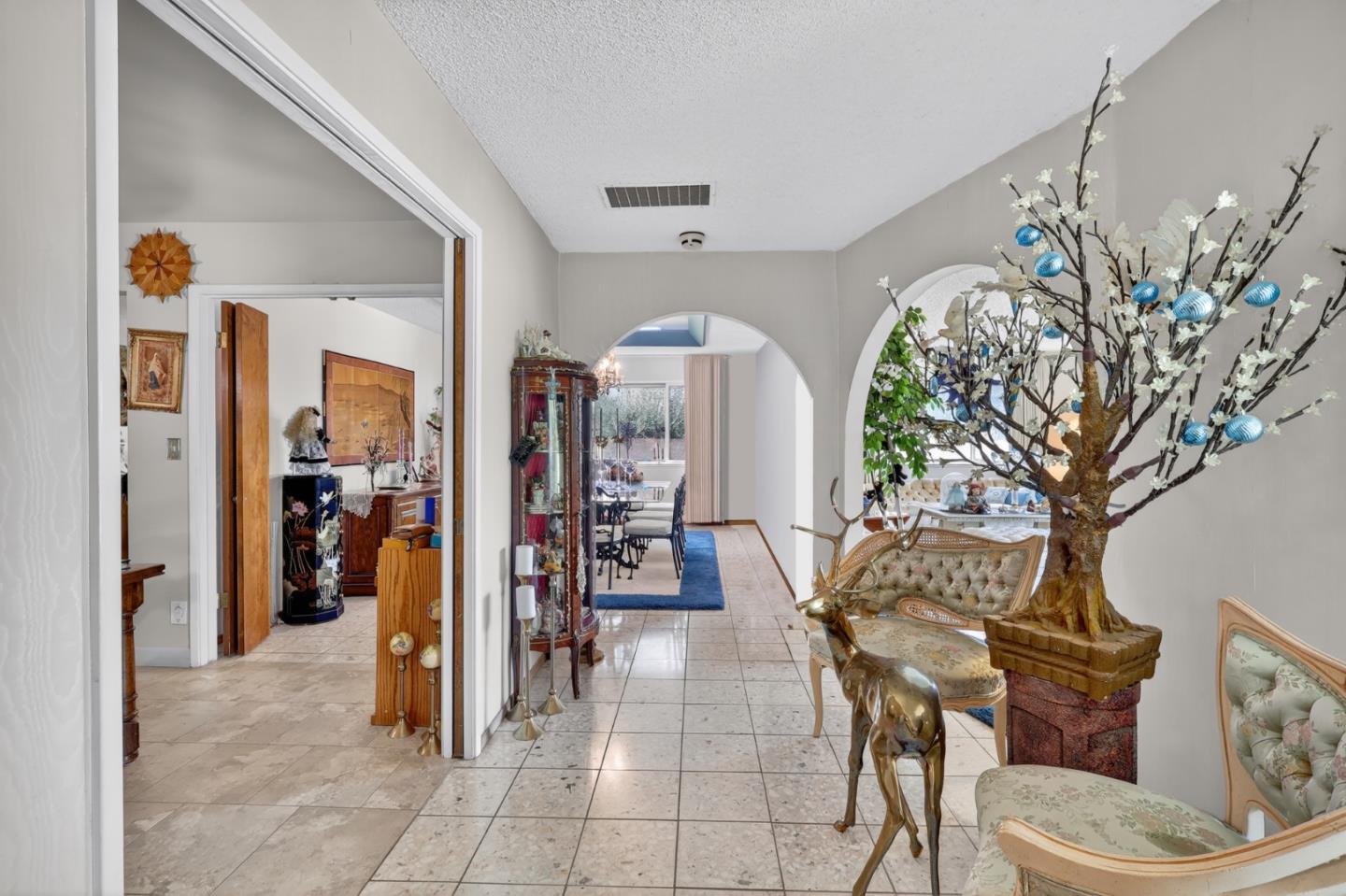 Detail Gallery Image 7 of 47 For 3992 Altadena Ln, San Jose,  CA 95127 - 3 Beds | 2/1 Baths