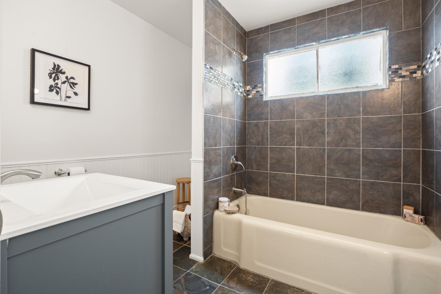 Detail Gallery Image 19 of 26 For 61 Windsor Dr, Daly City,  CA 94015 - 2 Beds | 1 Baths