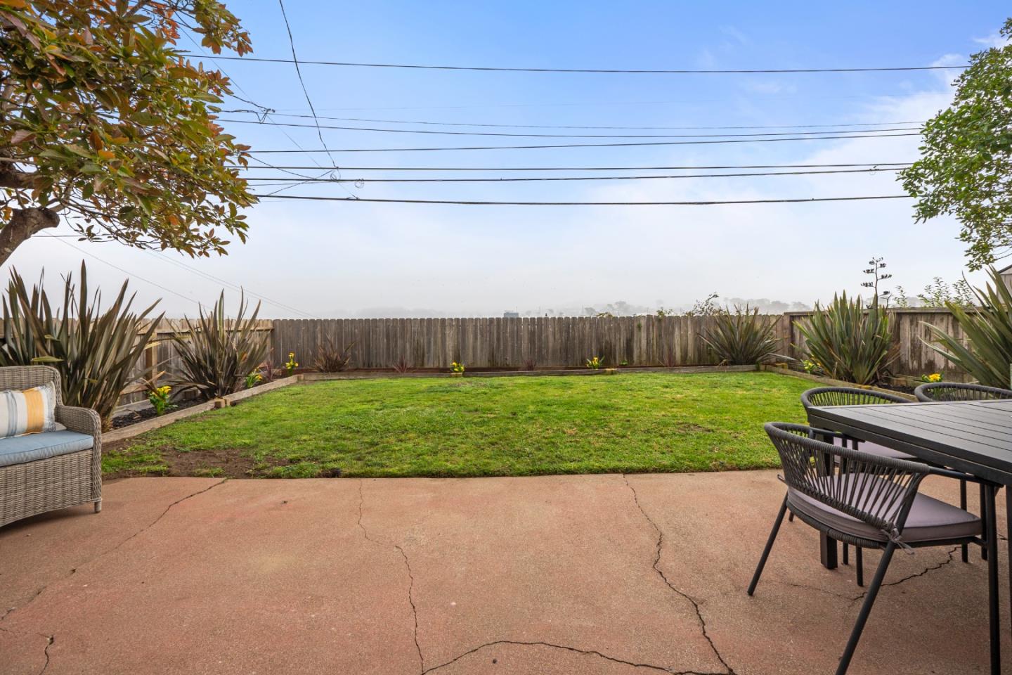 Detail Gallery Image 21 of 26 For 61 Windsor Dr, Daly City,  CA 94015 - 2 Beds | 1 Baths