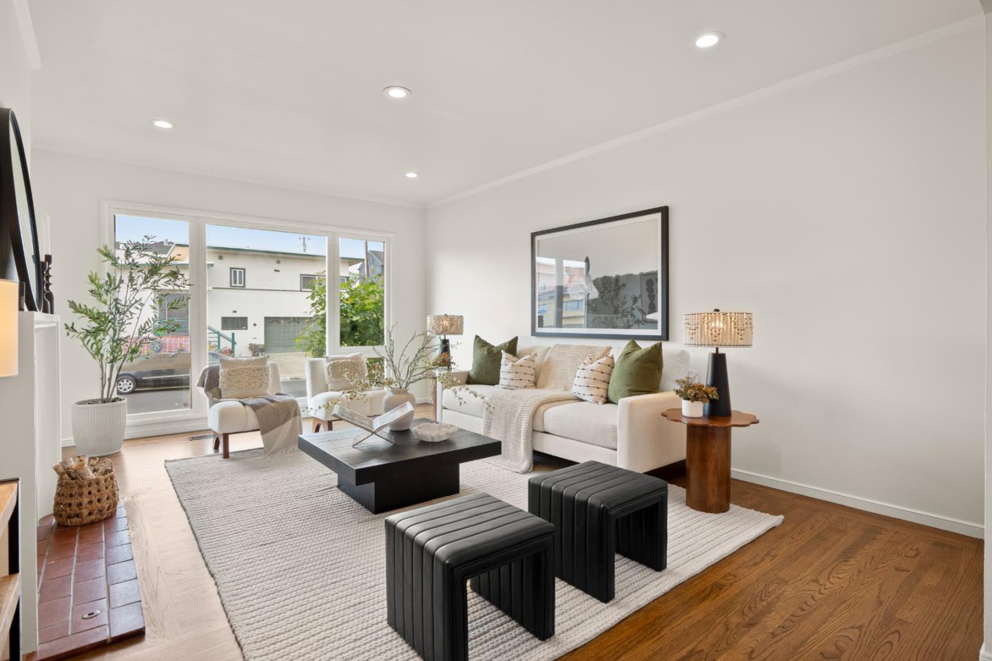 Detail Gallery Image 3 of 26 For 61 Windsor Dr, Daly City,  CA 94015 - 2 Beds | 1 Baths