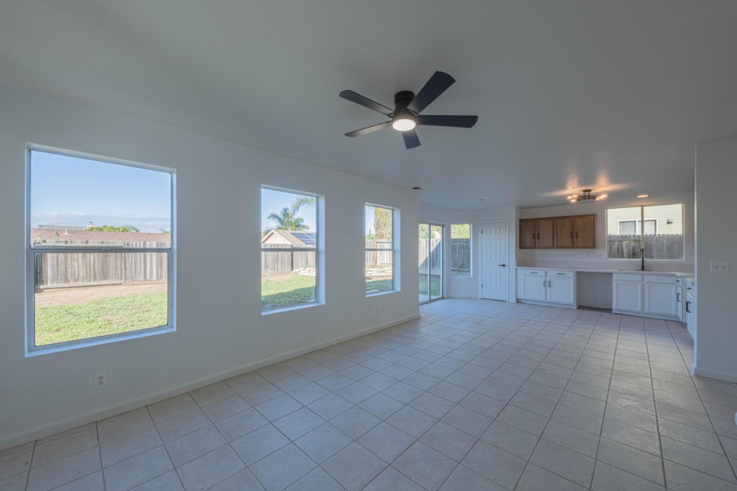 Detail Gallery Image 13 of 39 For 1061 Vista Ave, Soledad,  CA 93960 - 6 Beds | 2/1 Baths