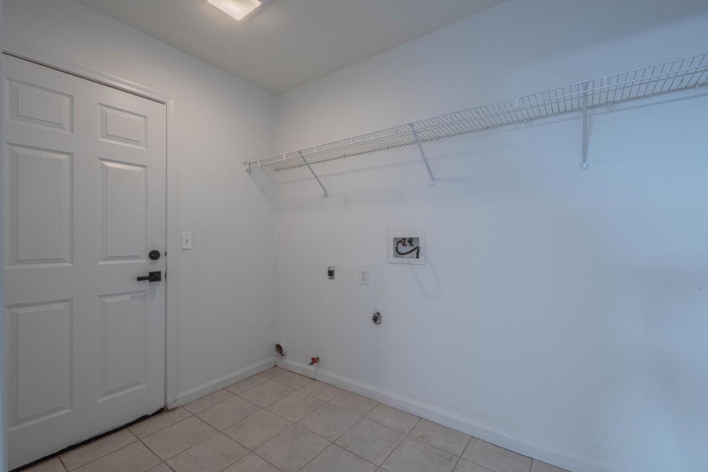 Detail Gallery Image 18 of 39 For 1061 Vista Ave, Soledad,  CA 93960 - 6 Beds | 2/1 Baths