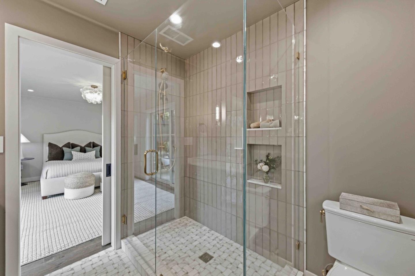 Detail Gallery Image 18 of 44 For 526 Lancaster Way, Redwood City,  CA 94062 - 3 Beds | 2 Baths