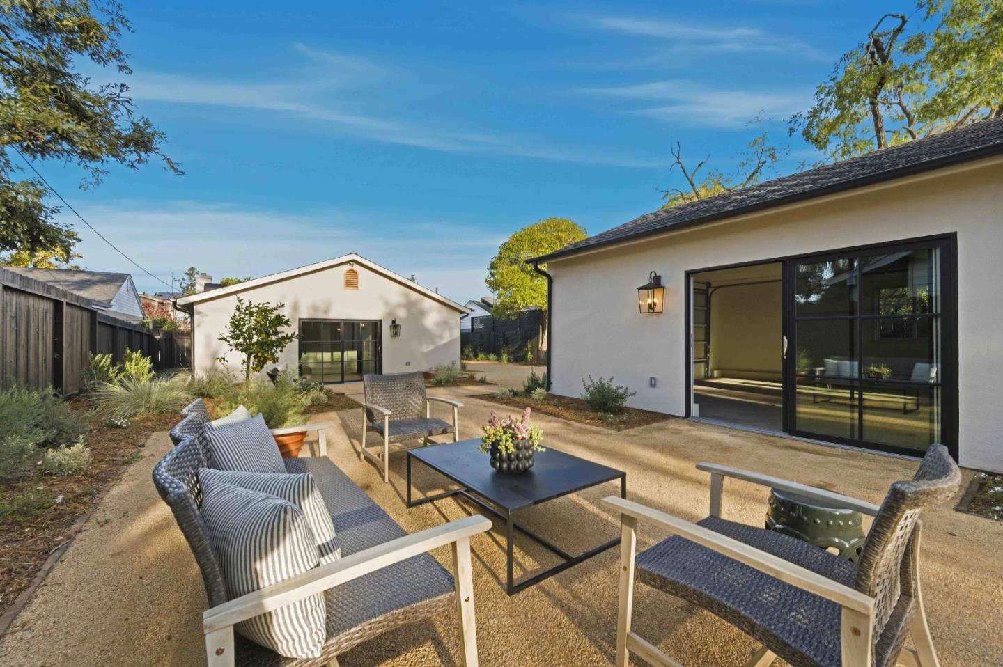 Detail Gallery Image 28 of 44 For 526 Lancaster Way, Redwood City,  CA 94062 - 3 Beds | 2 Baths