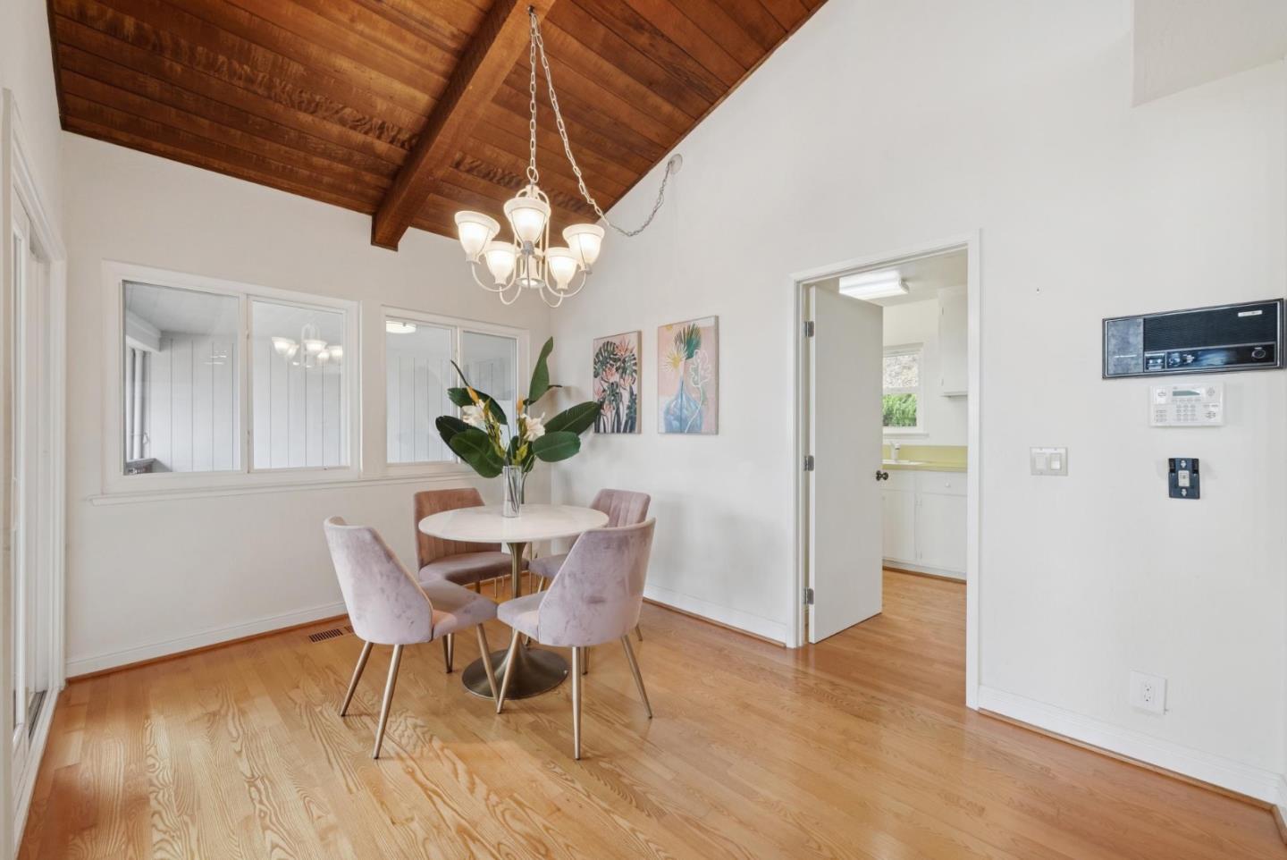 Detail Gallery Image 15 of 39 For 21193 Michaels Dr, Saratoga,  CA 95070 - 4 Beds | 3 Baths