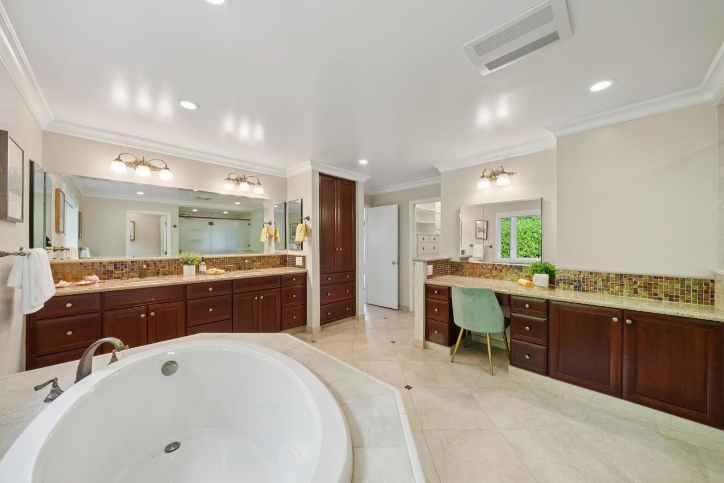 Detail Gallery Image 20 of 39 For 21193 Michaels Dr, Saratoga,  CA 95070 - 4 Beds | 3 Baths