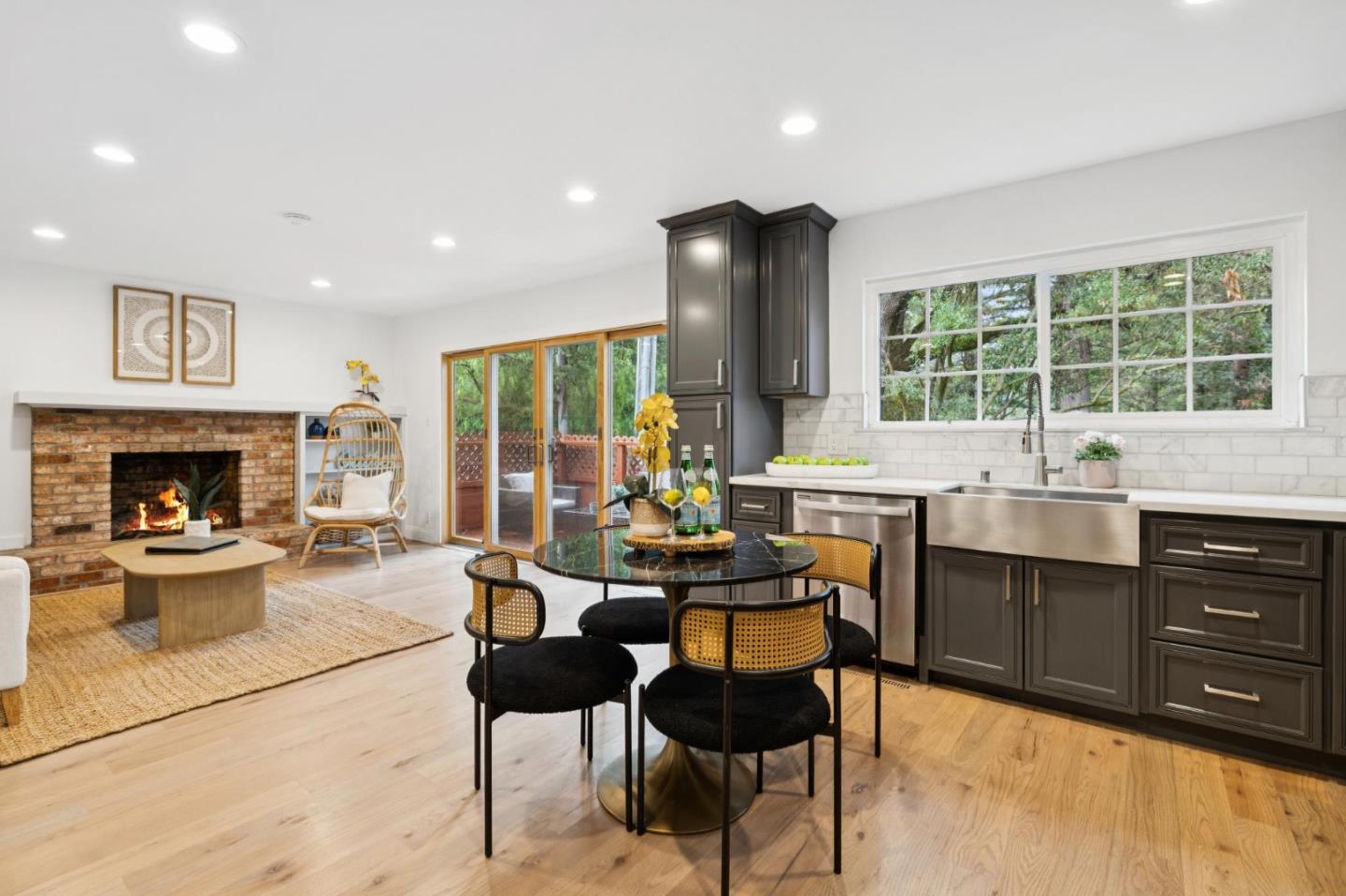 Detail Gallery Image 4 of 14 For 14400 Springer Ave, Saratoga,  CA 95070 - 2 Beds | 2 Baths