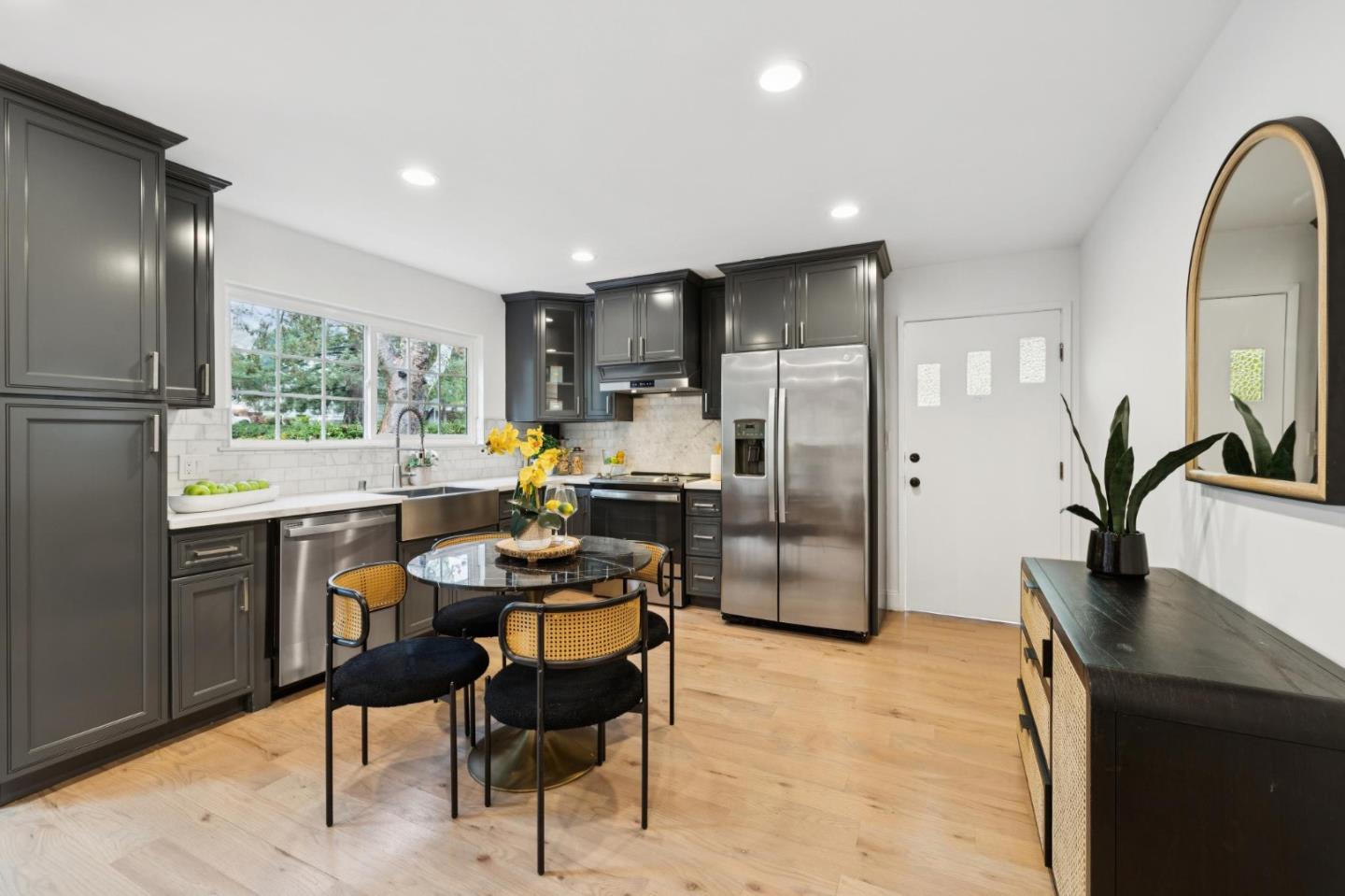 Detail Gallery Image 5 of 14 For 14400 Springer Ave, Saratoga,  CA 95070 - 2 Beds | 2 Baths