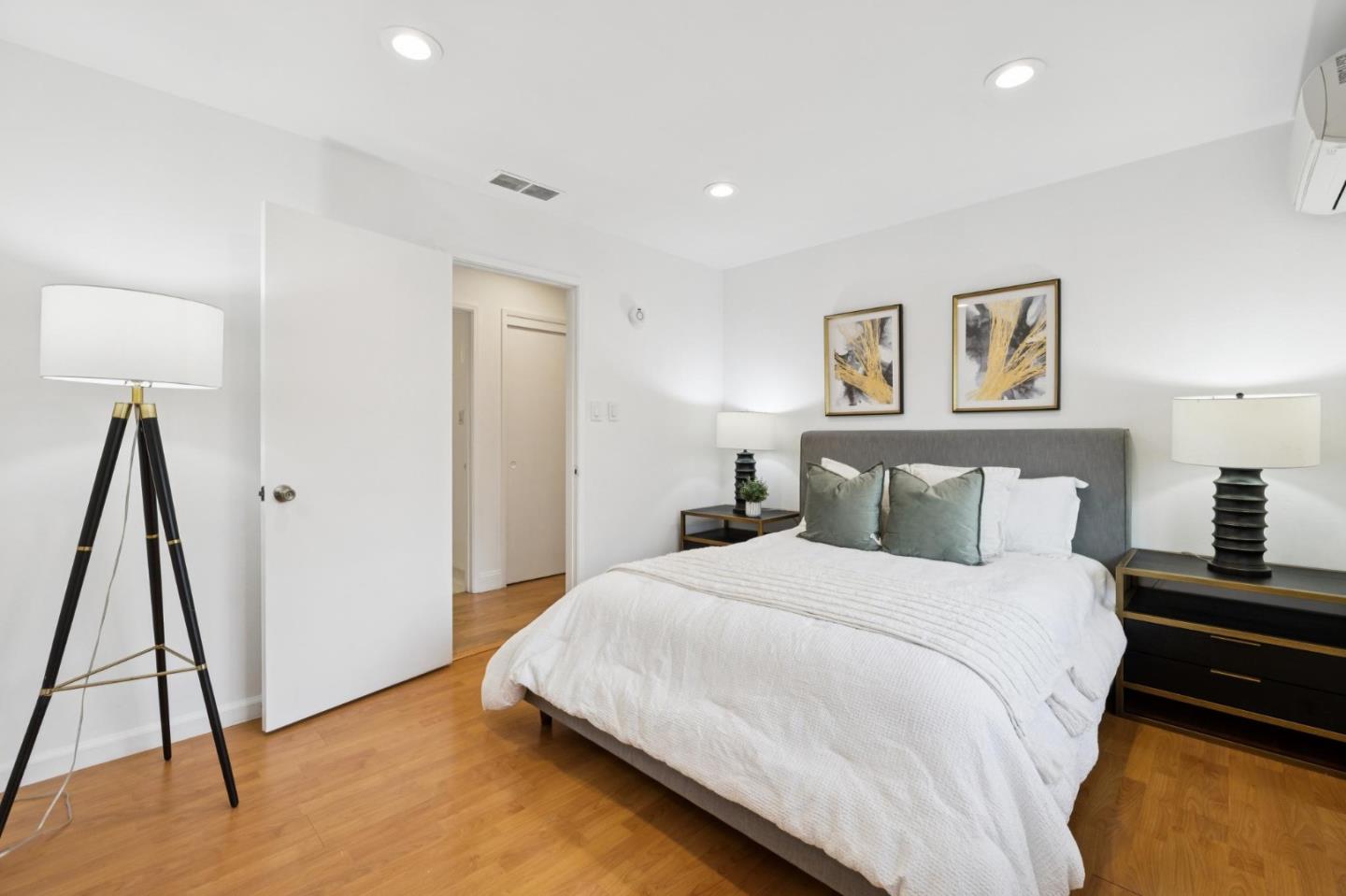 Detail Gallery Image 9 of 14 For 14400 Springer Ave, Saratoga,  CA 95070 - 2 Beds | 2 Baths