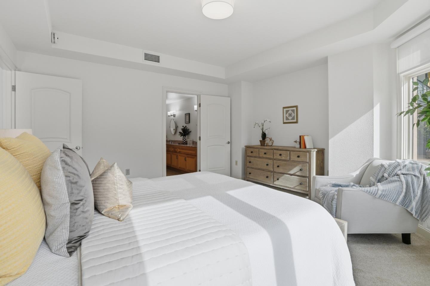 Photo #11: ML82027047 Listing: Photo #11