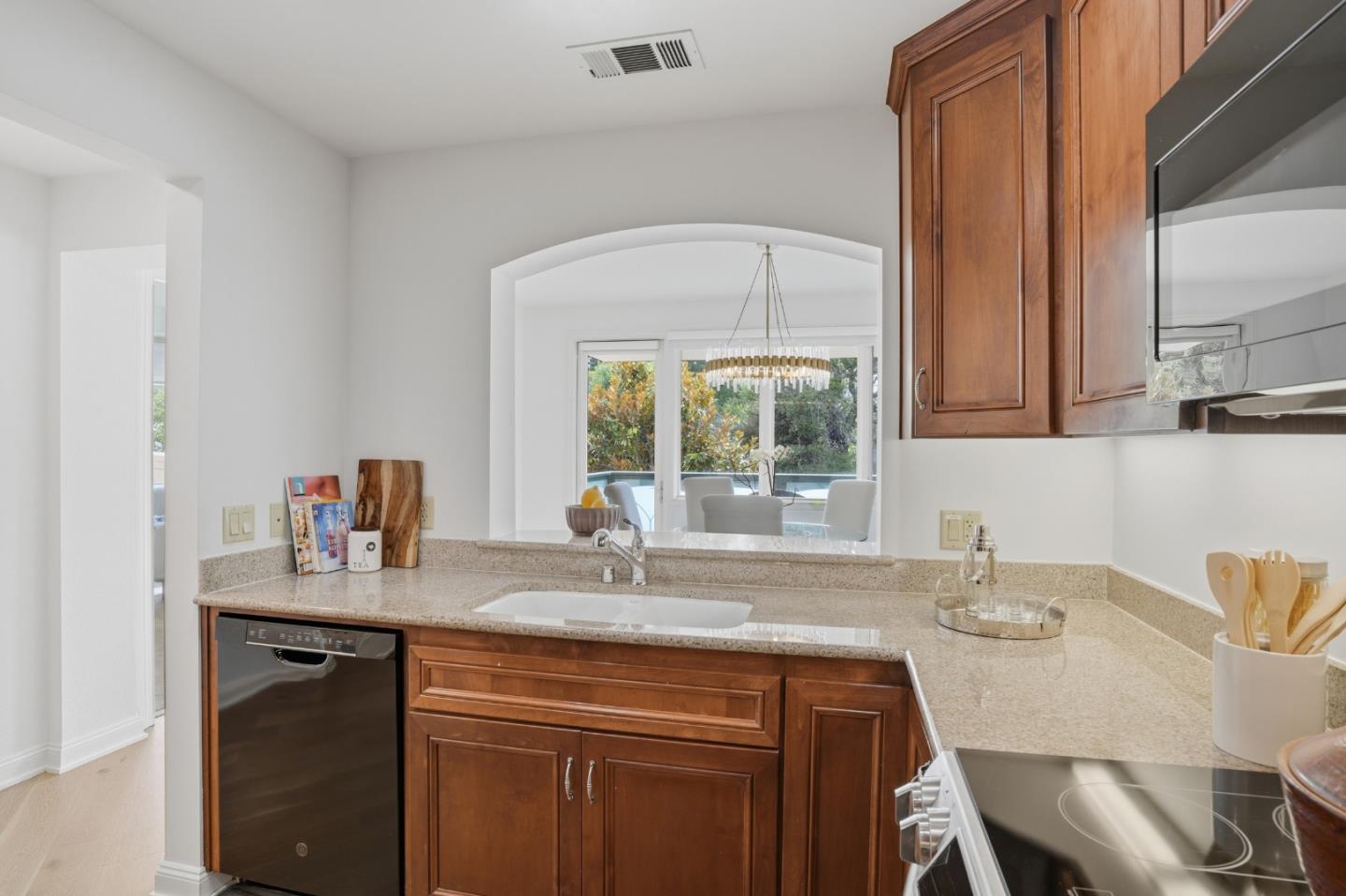 Photo #9: ML82027047 Listing: Photo #9