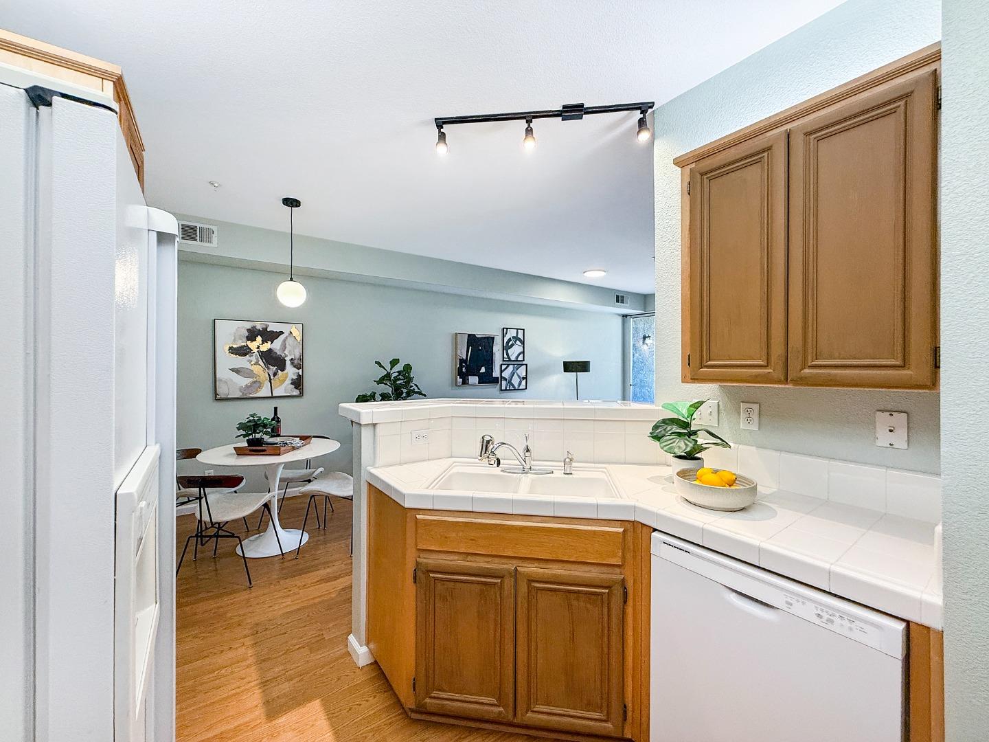 Detail Gallery Image 19 of 41 For 1102 Niguel Ln, San Jose,  CA 95138 - 1 Beds | 1/1 Baths