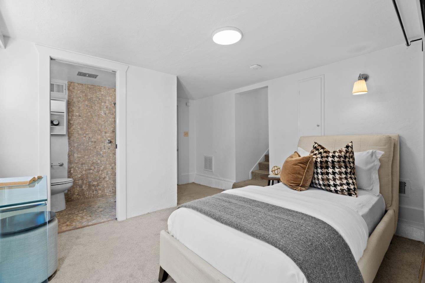 Detail Gallery Image 18 of 39 For 1200 El Centro Ave, Oakland,  CA 94602 - 2 Beds | 1/1 Baths