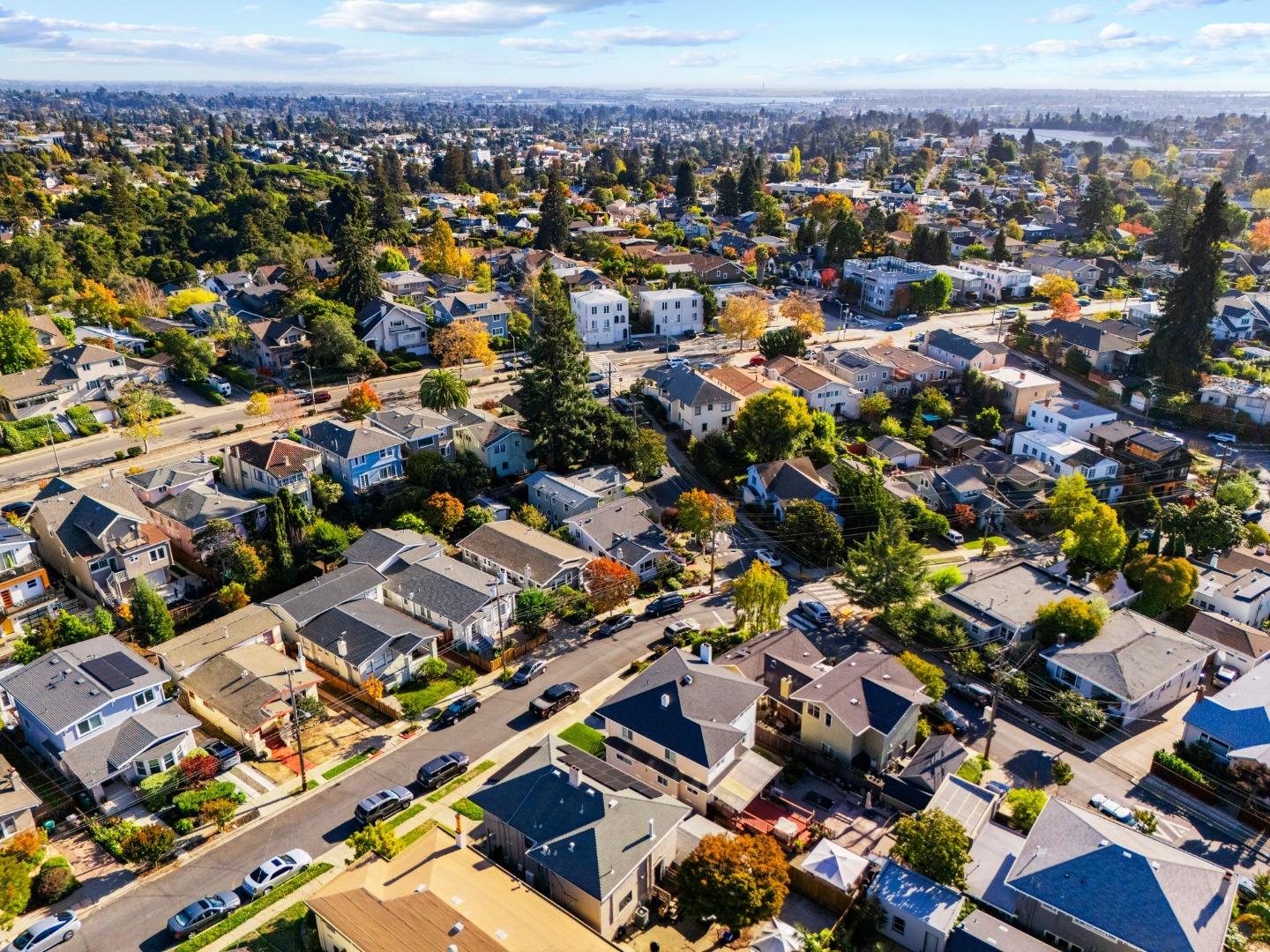 Detail Gallery Image 36 of 39 For 1200 El Centro Ave, Oakland,  CA 94602 - 2 Beds | 1/1 Baths