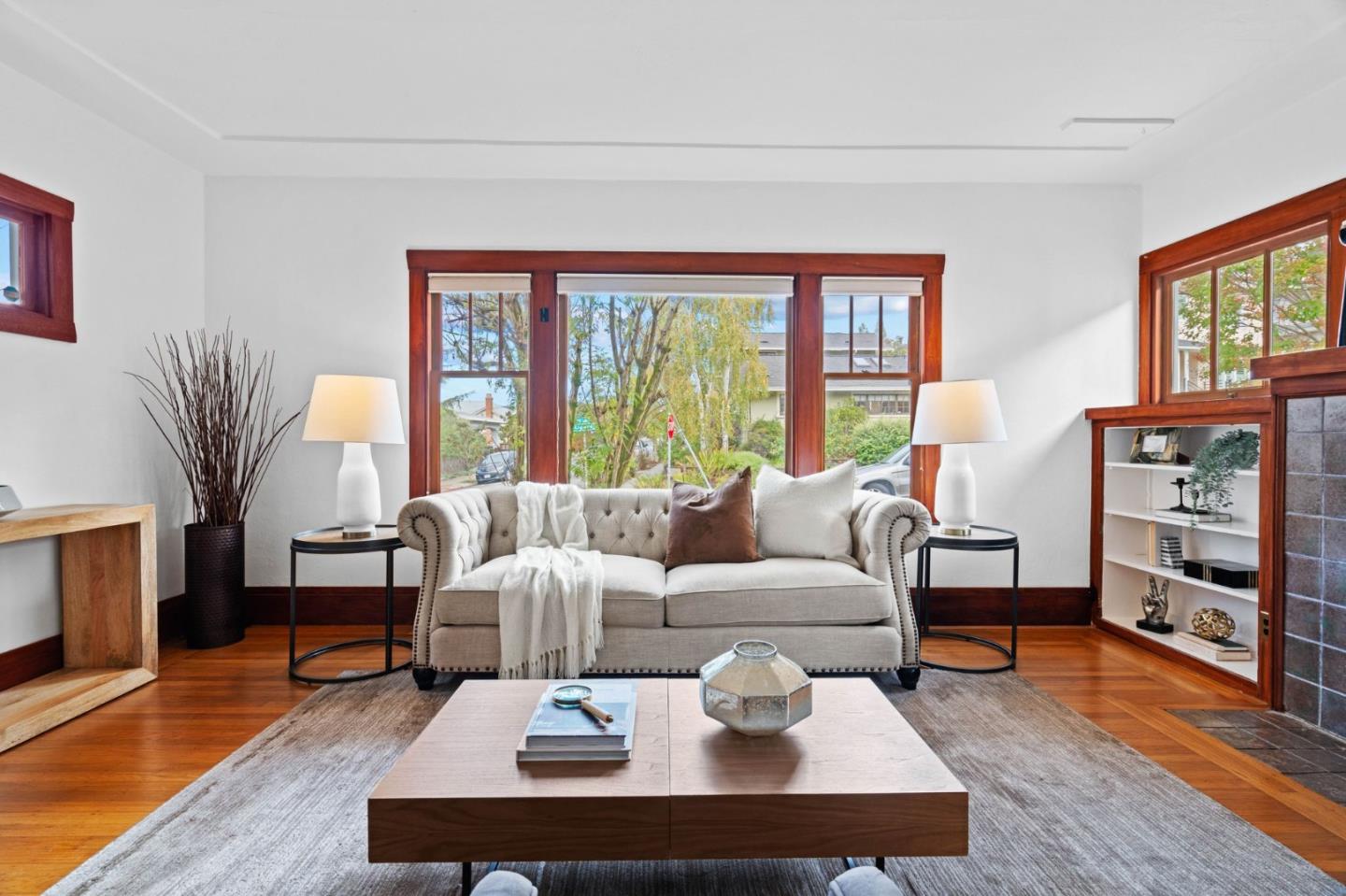 Detail Gallery Image 9 of 39 For 1200 El Centro Ave, Oakland,  CA 94602 - 2 Beds | 1/1 Baths