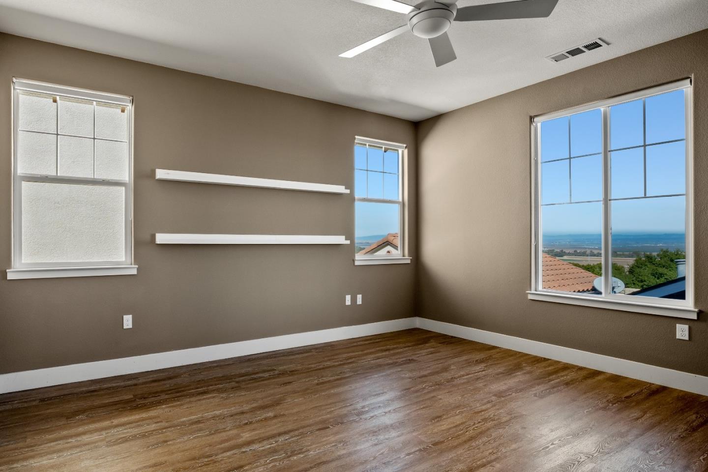 Detail Gallery Image 17 of 39 For 18599 Mcclellan Cir, East Garrison,  CA 93933 - 4 Beds | 3 Baths