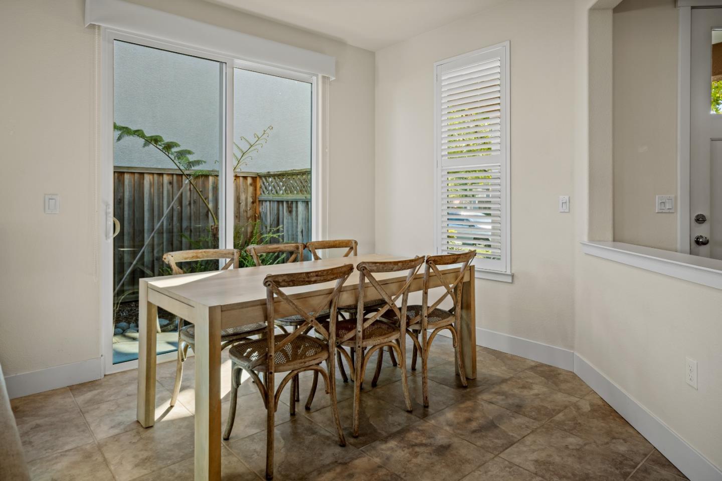 Detail Gallery Image 9 of 39 For 18599 Mcclellan Cir, East Garrison,  CA 93933 - 4 Beds | 3 Baths