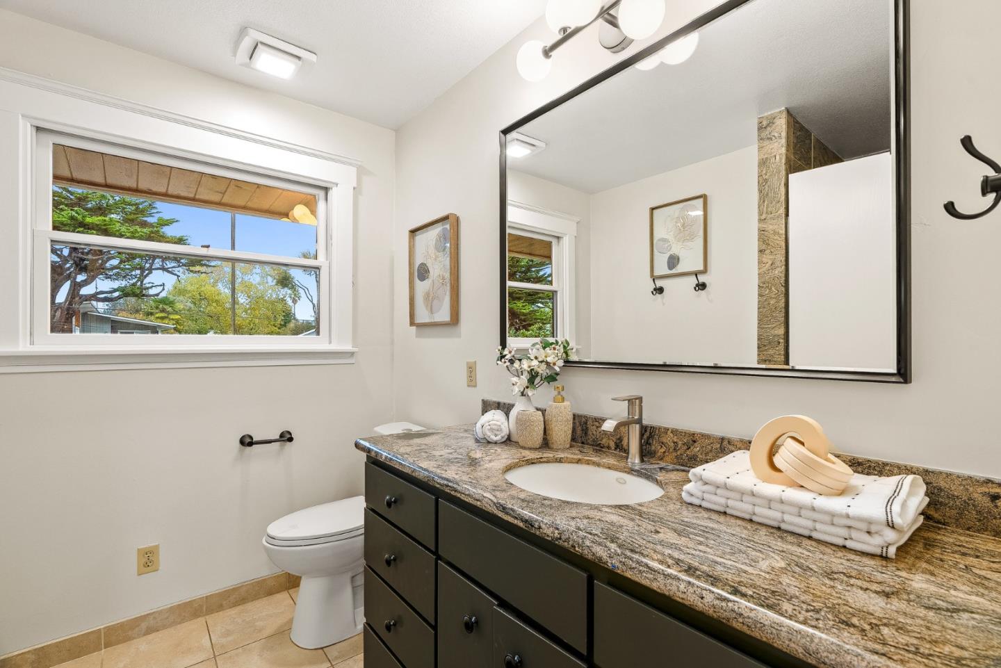 Detail Gallery Image 42 of 73 For 320 Cliff Dr, Aptos,  CA 95003 - 3 Beds | 4 Baths