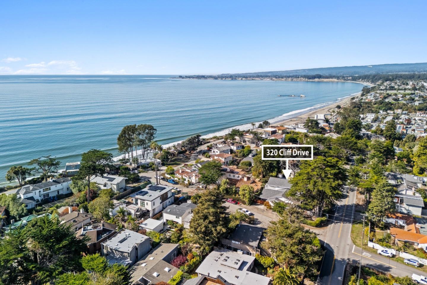 Detail Gallery Image 5 of 73 For 320 Cliff Dr, Aptos,  CA 95003 - 3 Beds | 4 Baths