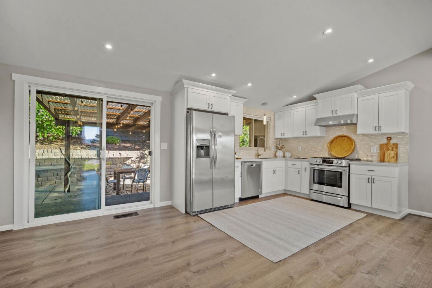 Detail Gallery Image 6 of 27 For 1148 San Lucas St, Seaside,  CA 93955 - 3 Beds | 2 Baths