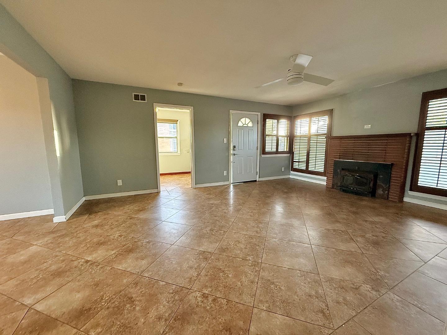 Detail Gallery Image 2 of 13 For 214 Carlson St, King City,  CA 93930 - 3 Beds | 2 Baths