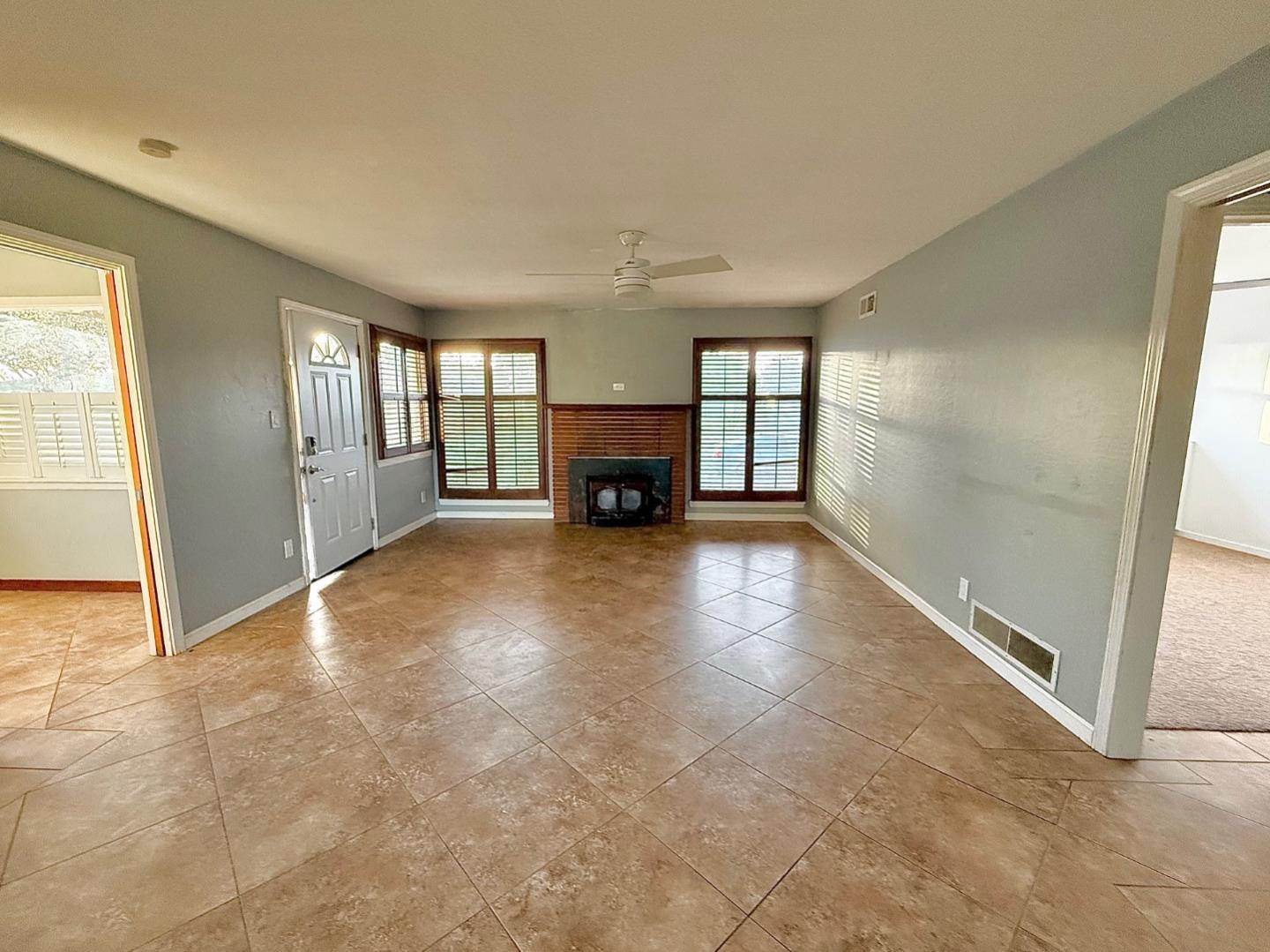 Detail Gallery Image 3 of 13 For 214 Carlson St, King City,  CA 93930 - 3 Beds | 2 Baths