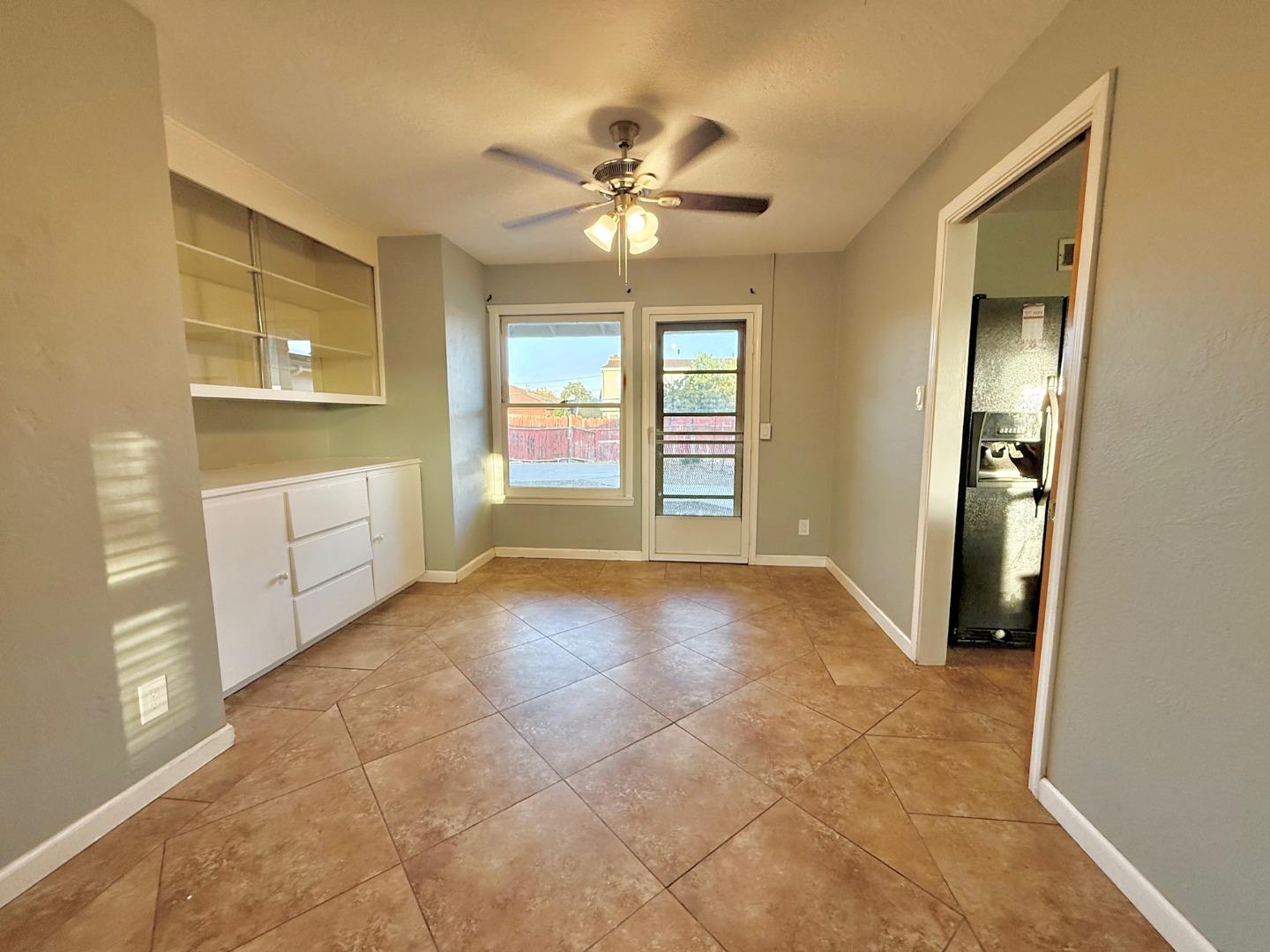 Detail Gallery Image 5 of 13 For 214 Carlson St, King City,  CA 93930 - 3 Beds | 2 Baths