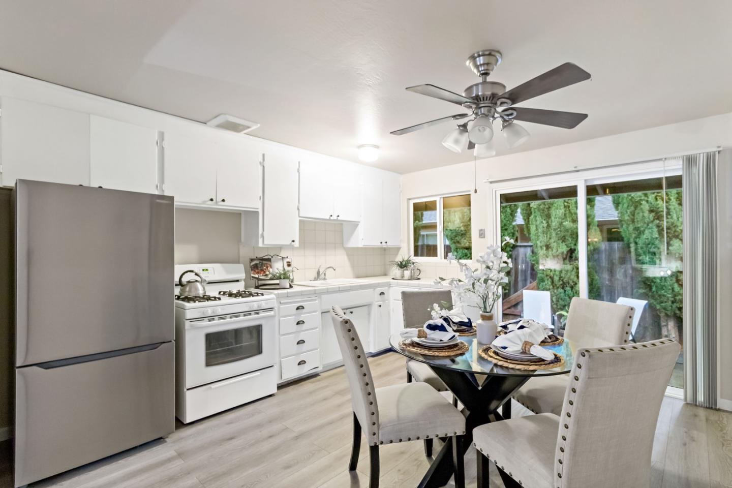 Detail Gallery Image 11 of 57 For 527 Easy St, Mountain View,  CA 94043 - – Beds | – Baths