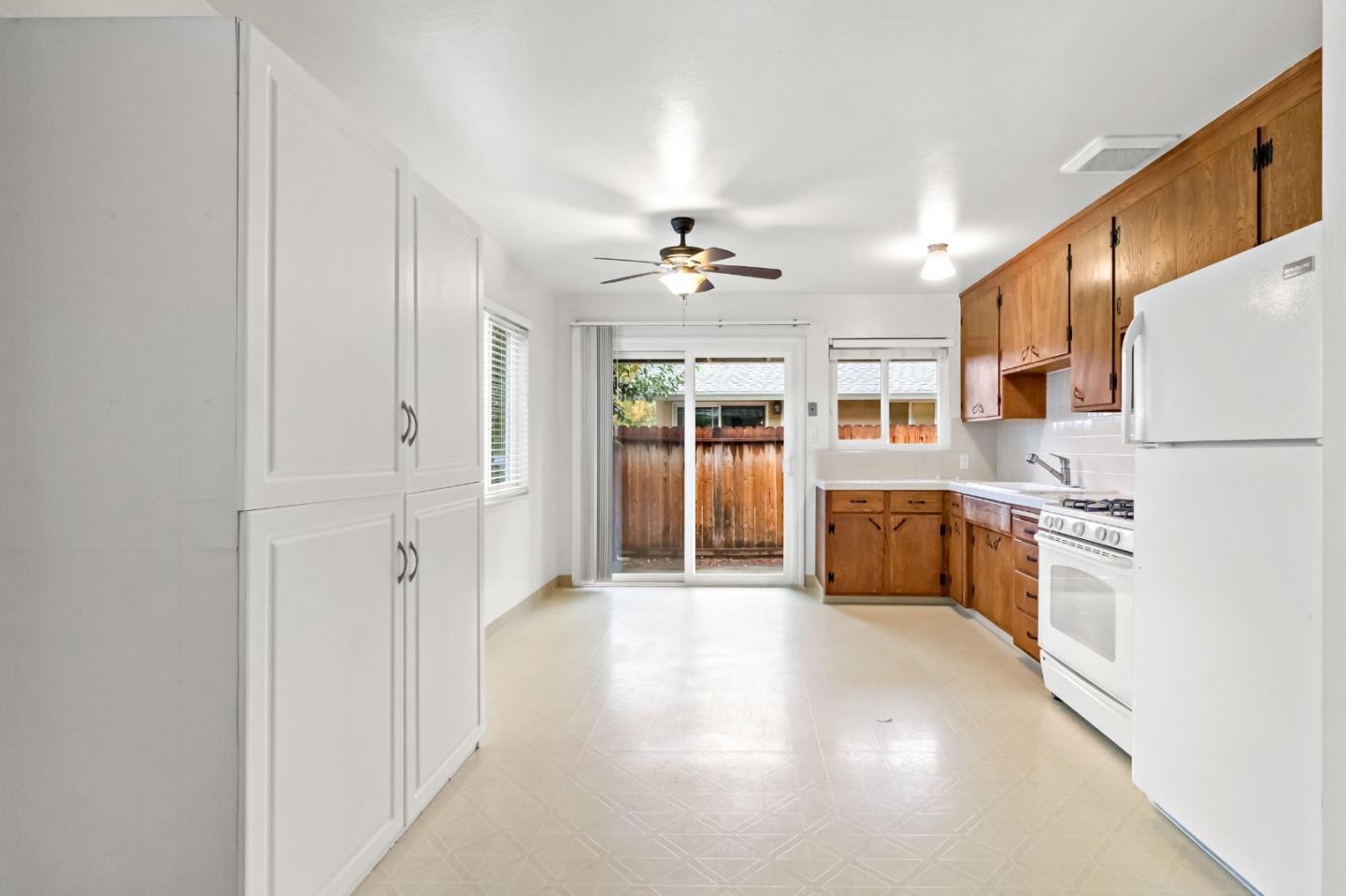 Detail Gallery Image 33 of 57 For 527 Easy St, Mountain View,  CA 94043 - – Beds | – Baths