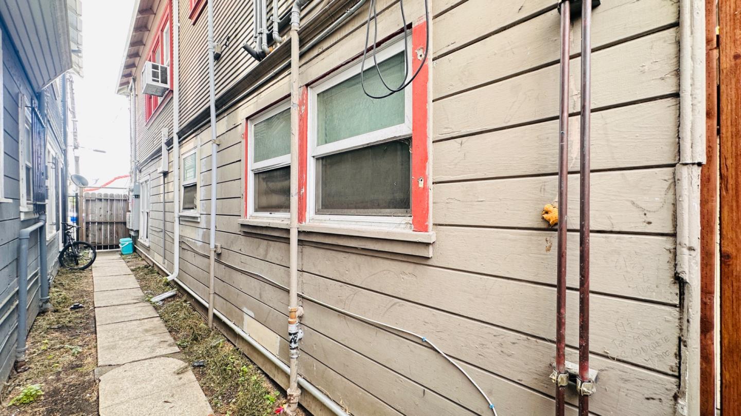 Detail Gallery Image 14 of 15 For 1439 38th Ave, Oakland,  CA 94601 - – Beds | – Baths