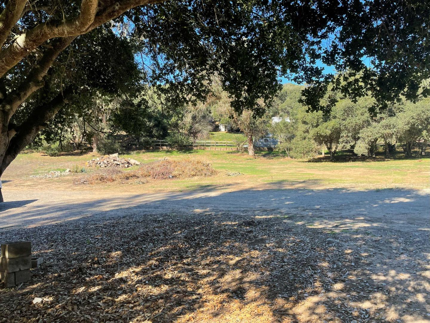 Detail Gallery Image 6 of 11 For 319 Echo Valley Rd, Salinas,  CA 93907 - 2 Beds | 1 Baths