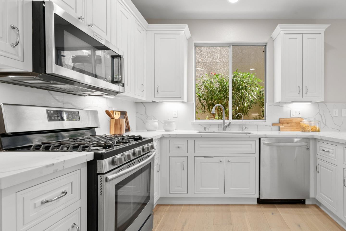 Detail Gallery Image 17 of 54 For 2233 Lenox Pl, Santa Clara,  CA 95054 - 4 Beds | 2/1 Baths