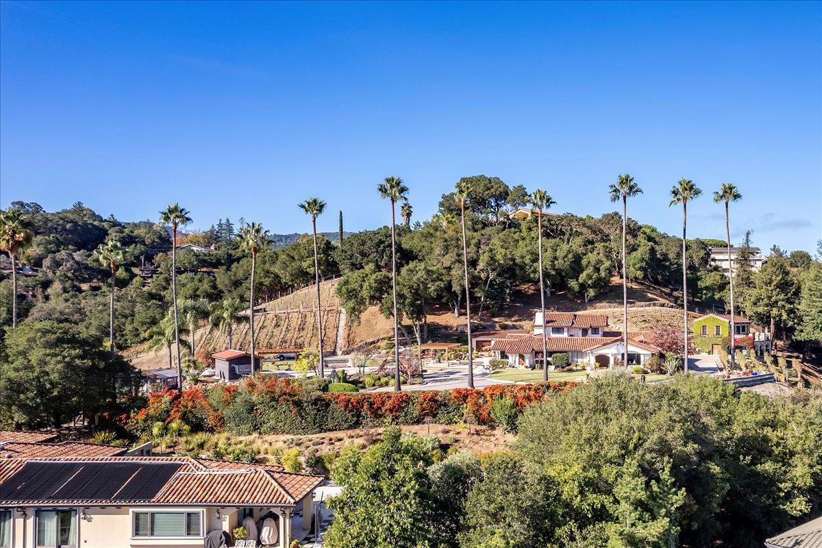 Detail Gallery Image 10 of 56 For 20802 Sevilla Ln, Saratoga,  CA 95070 - 5 Beds | 2/1 Baths